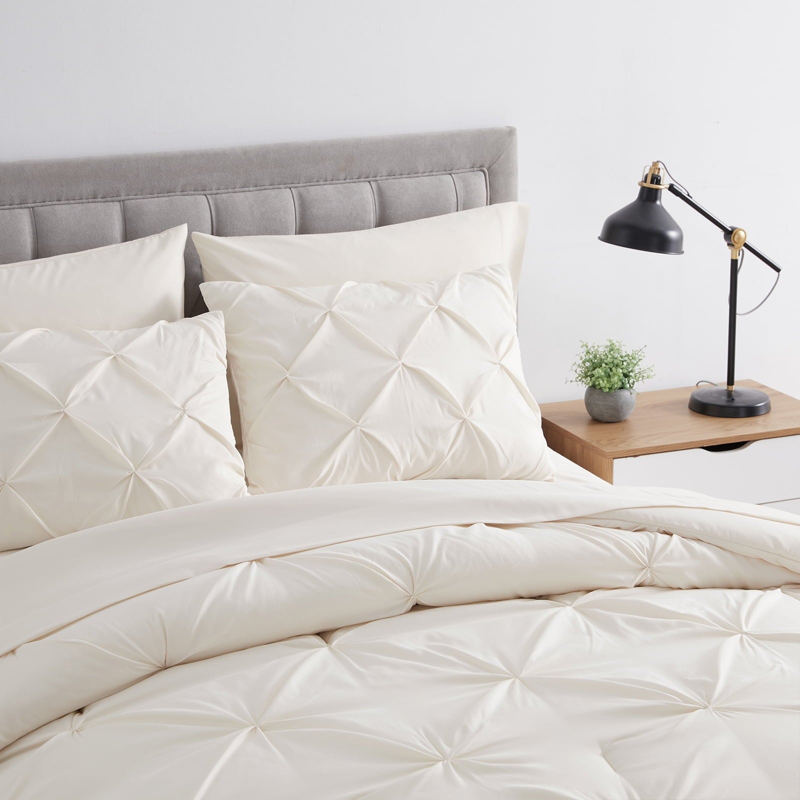 Fluffy Down Alternative Comforter Set, 3-Piece, Queen, Pleated Wrinkle-Resistant Microfiber Bedding, Ivory, All-Season - Luxurious Quilted Duvet Cover Set Detail