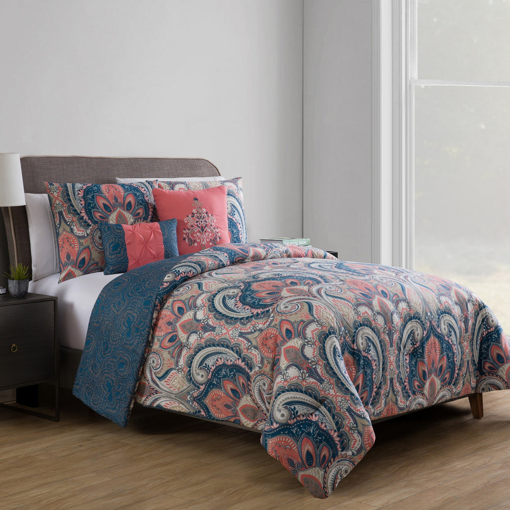 Fluffy Down Alternative Casa Real 5-Piece Coral Damask Reversible Comforter Set, King, Adult, Unisex - Cloud-Like Soft Lightweight Bed Comforter Detail