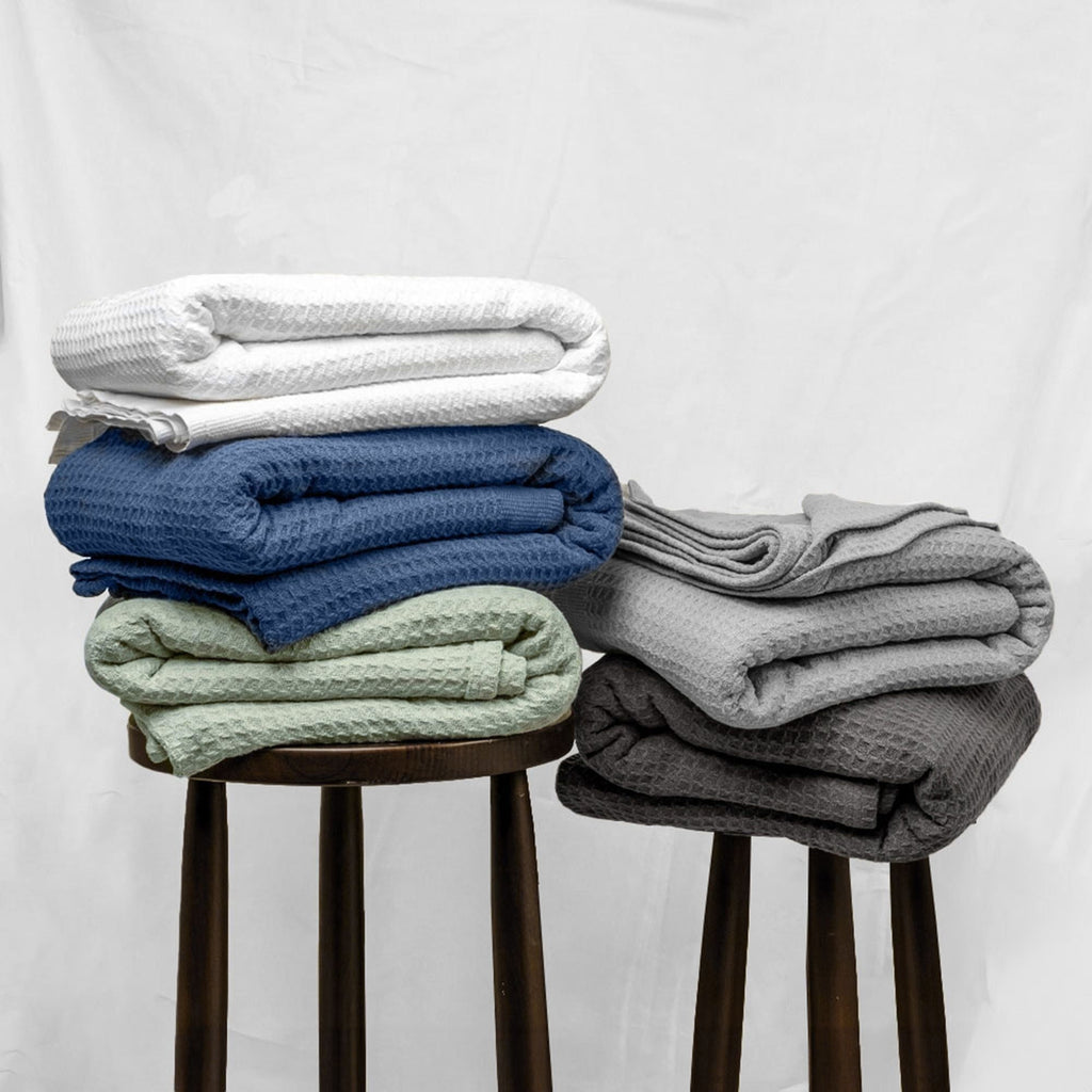 Reversible Sherpa Twin Waffle Throw Blanket for Couch (68" x 92"), 100% Cotton Throw Blankets for Bed, Waffle Blanket for Bed (Navy) - Cozy Fleece Throw Blanket for Couch & Bed Detail