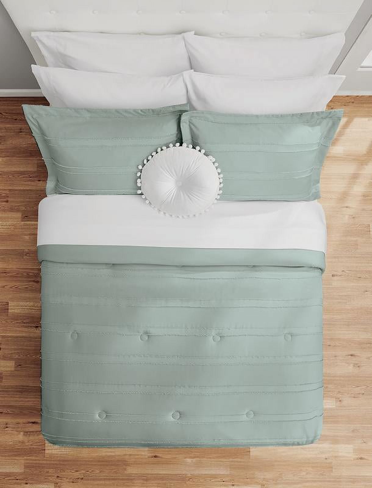 Luxurious Quilted Mint 10 Piece Bed in a Bag Comforter Set with Sheets, Queen - All-Season Down Alternative Comforter Insert Detail