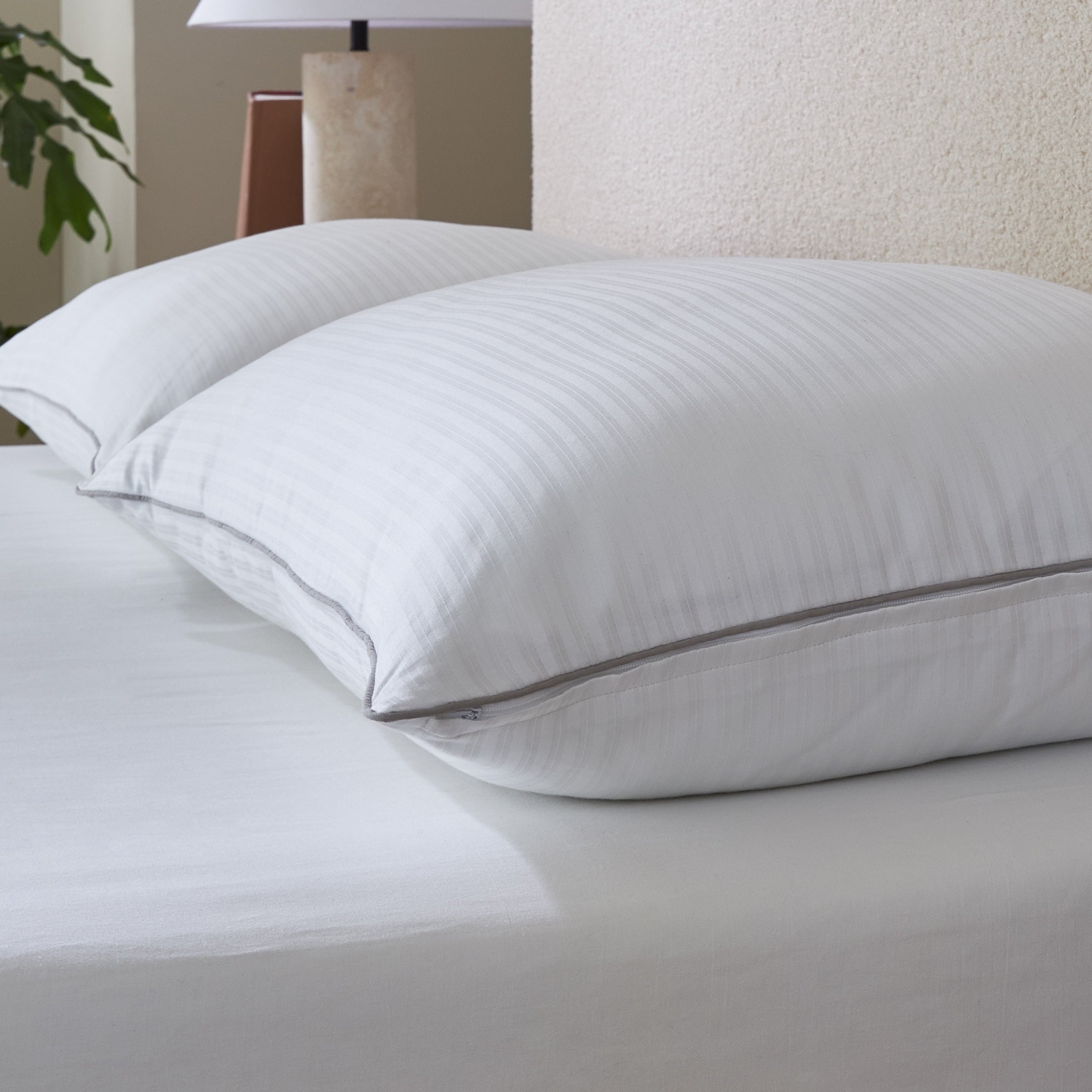 Orthopedic Support Down Alternative Bed Pillow, Standard/Queen - Orthopedic Shredded Foam Bed Pillow Set Detail