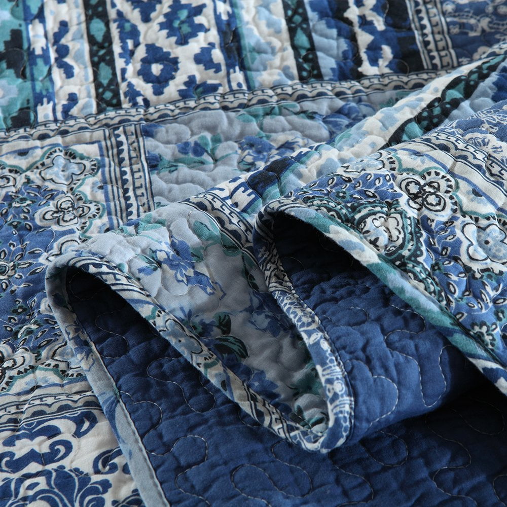 All-Season Quilt Comforter Cotton Bedding Set With Shams, Vintage Blue, King - Cloud-Like Soft Lightweight Bed Comforter Detail