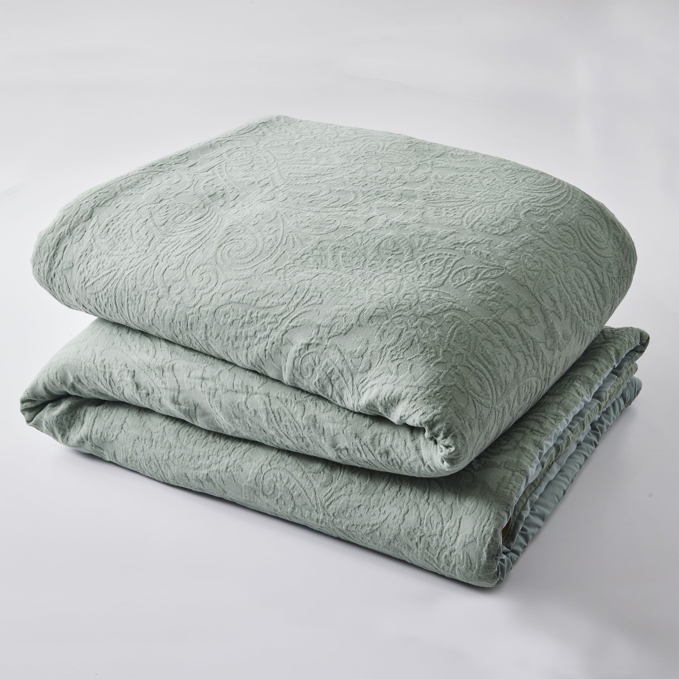 Heavyweight Warmth 3-Piece Sage Floral Comforter Set, Full/Queen - All-Season Down Alternative Comforter Insert Detail