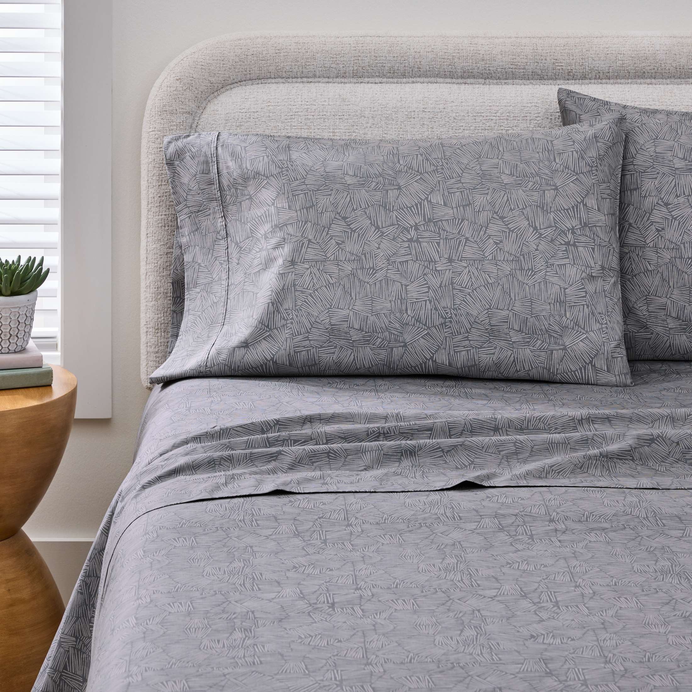 Breathable Luxury 300 Thread Count 3-Piece Cotton Percale Ziggy Geo Print Grey Flannel Bed Sheet Set, Twin - Premium Ultra-Soft Pillowcase Pair for Sleeping Detail