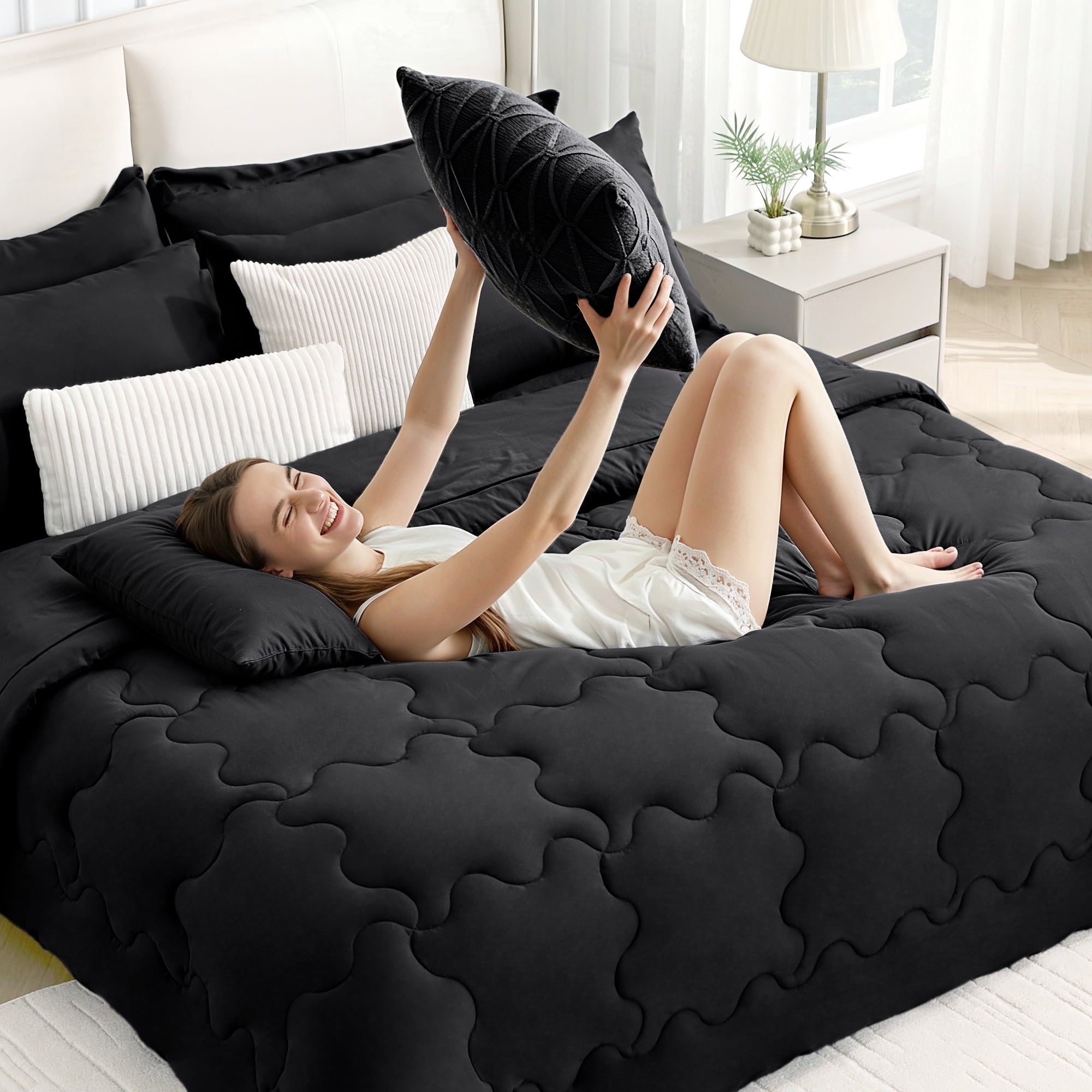 Luxurious Quilted 7 Pieces Comforter Set Full，Bed in A bag，All Seasons Bedding sets with Comforter,Fitted Sheet,Flat Sheet,Pillowcases ... - All-Season Down Alternative Comforter Insert Detail