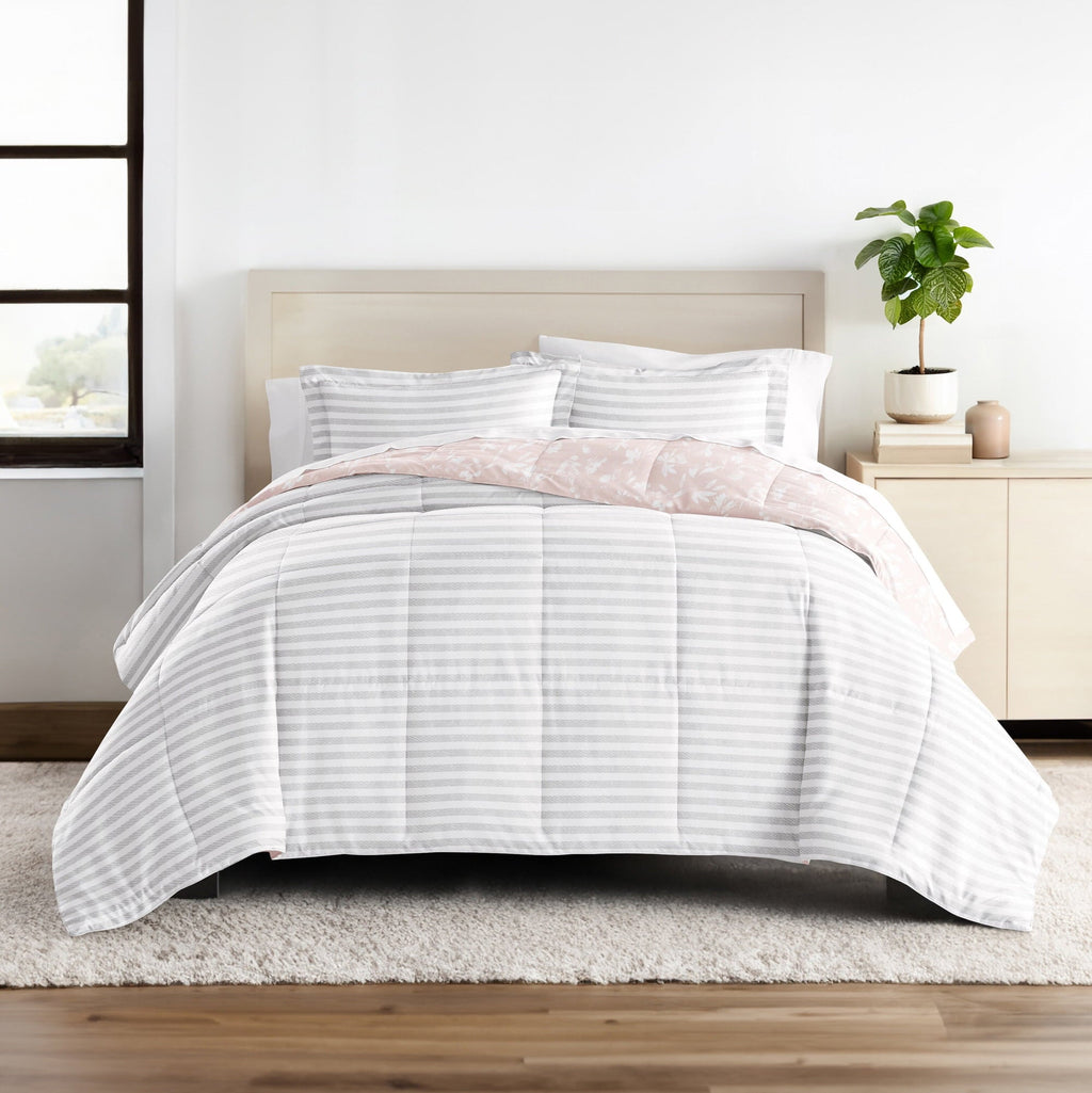 Hypoallergenic Cloud All Season Ultra Soft Comforter Set Lightweight Bedding in Pressed Flowers for Full/Queen Size - Hypoallergenic Ultra-Fluffy Quilt for Winter Detail