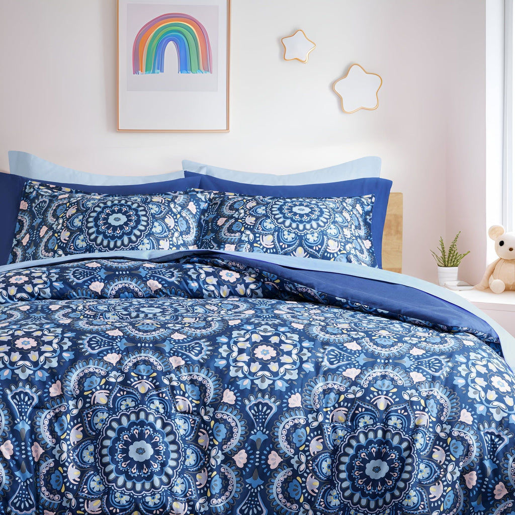 Heavyweight Warmth Queen Size Comforter Set, 9-Piece Bed in a Bag Queen, Navy Blue Bedding Comforter Set with Comforter, Flat Sheets, Fi... - Luxurious Quilted Duvet Cover Set Detail