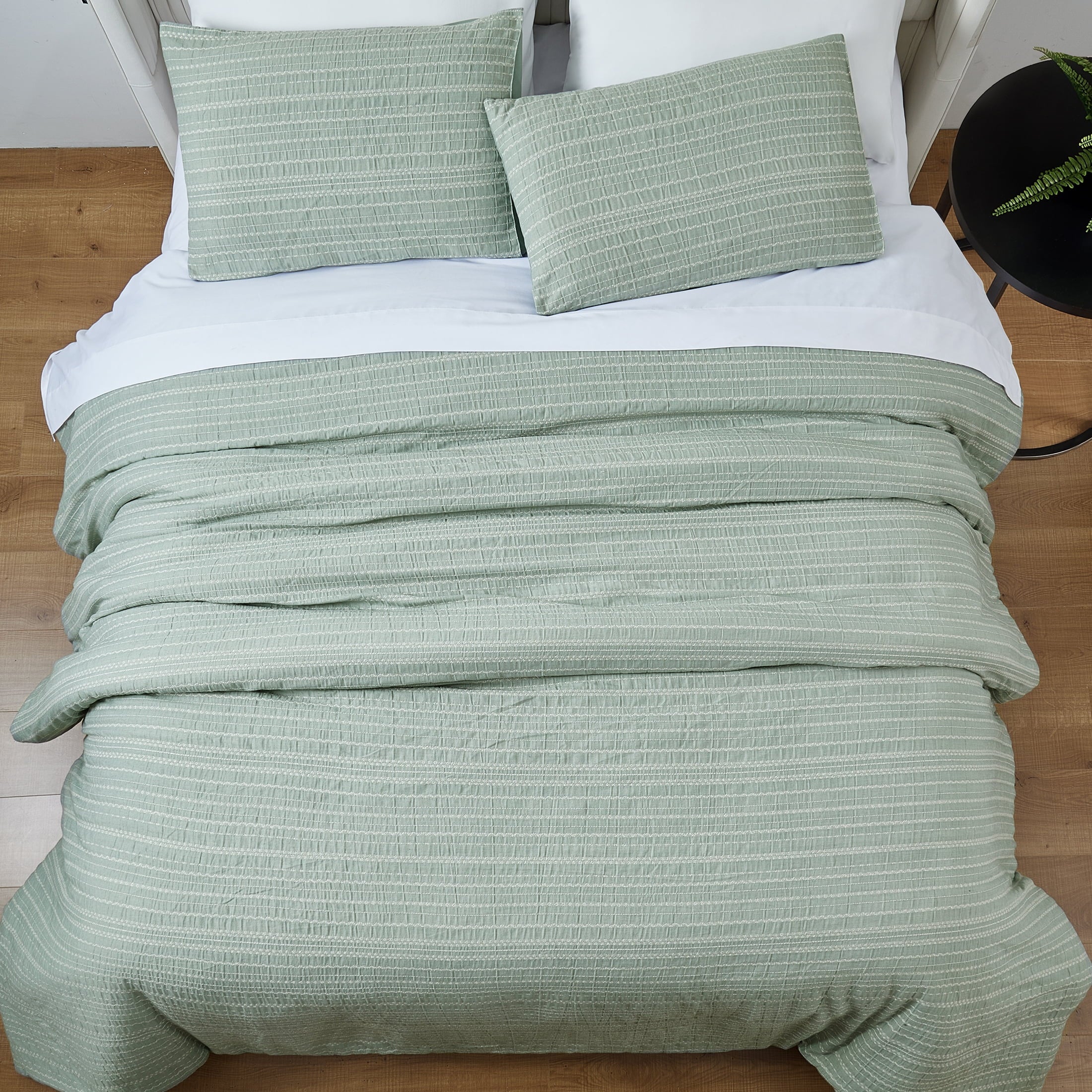 Heavyweight Warmth Crafted Woven 3-Piece Comforter Set, Green River, Full Queen, All Ages - All-Season Down Alternative Comforter Insert Detail