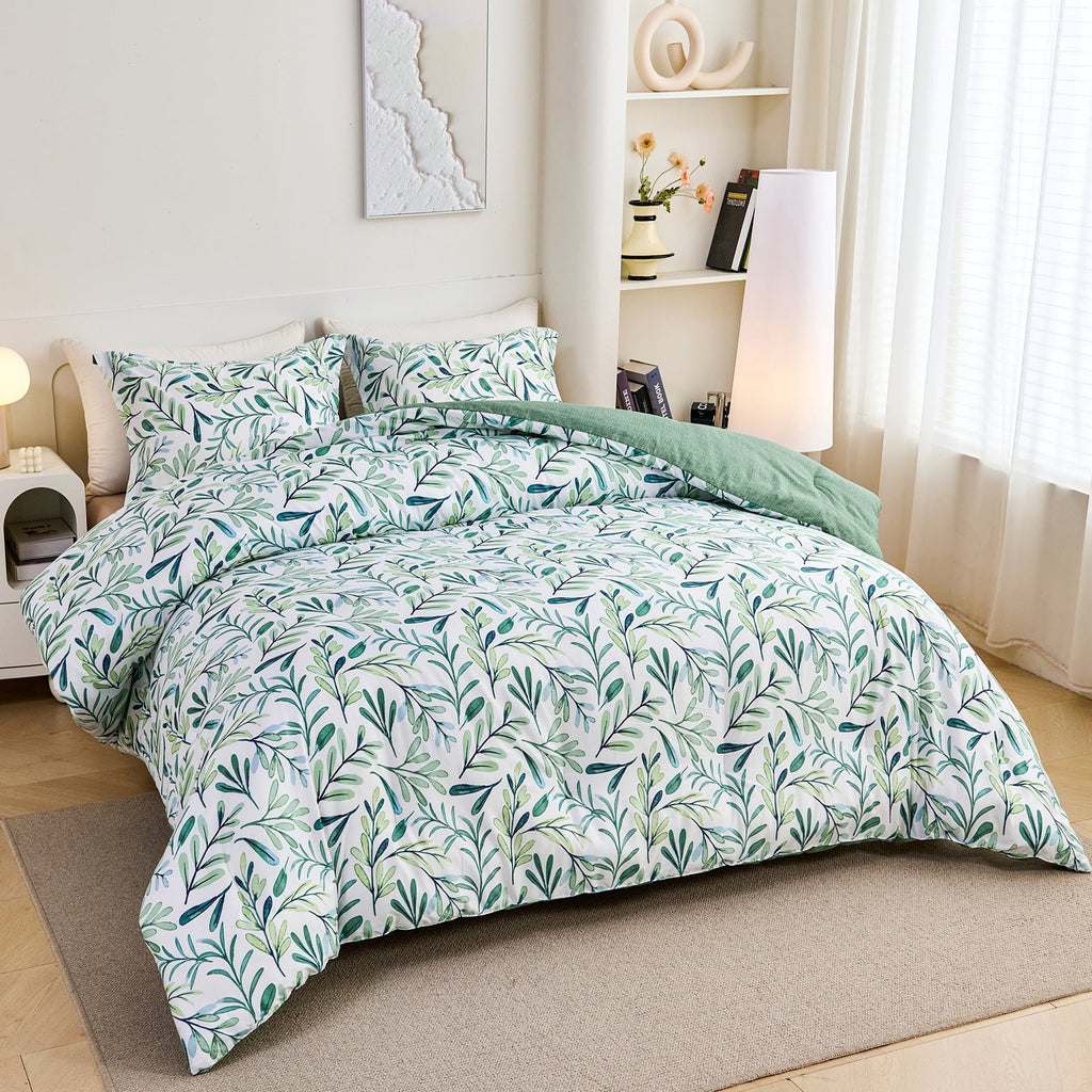 All-Season 3-Piece Floral Comforter Set King Size, Green and White Botanical, Soft Microfiber All-Season Bedding for Adults & Teens - Luxurious Quilted Duvet Cover Set Detail