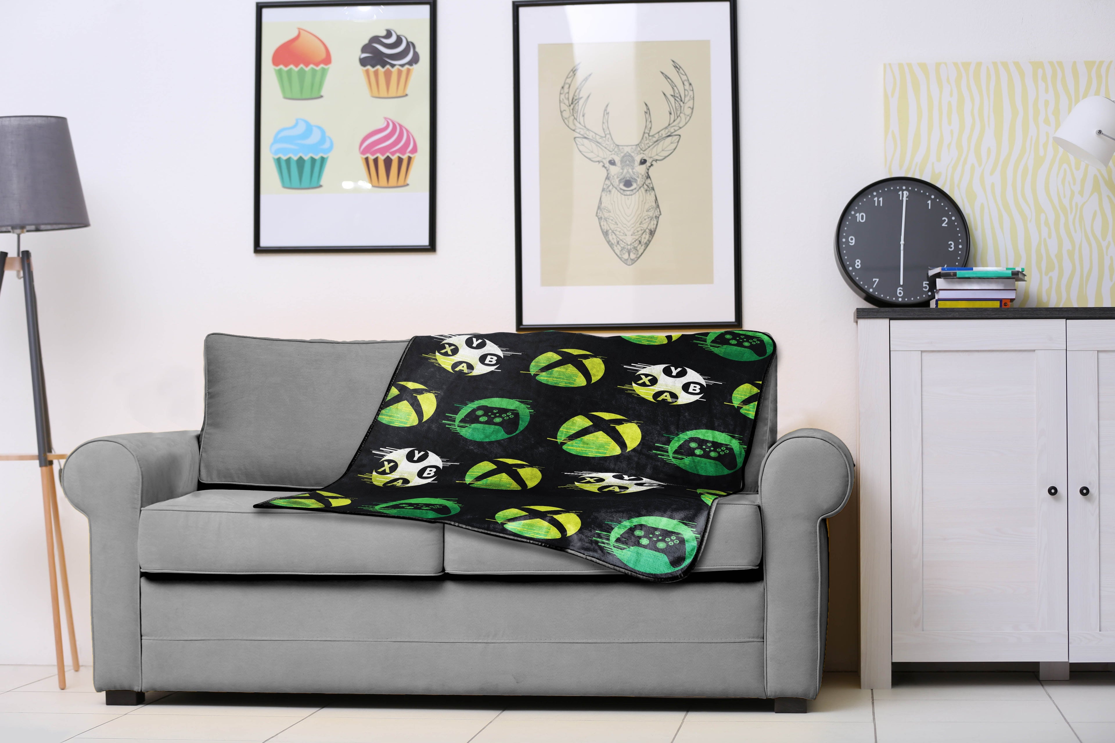 Super Soft Flannel Head Glow In The Dark Kids Throw Blanket, 46 x 60, Microfiber, Black - Super Soft Reversible Sherpa Flannel Blanket Detail