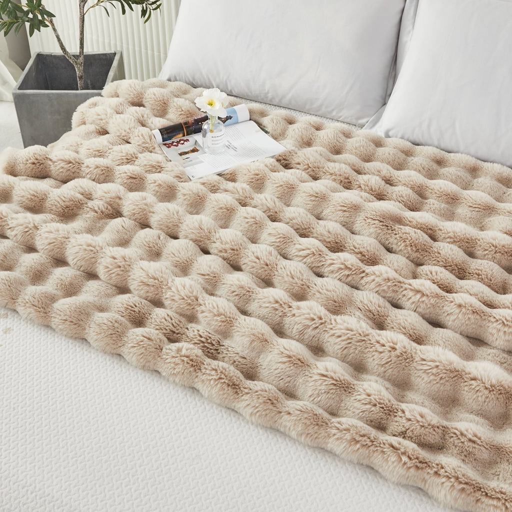 Reversible Sherpa Taupe Faux Fur Bubble Blankets for Couch Chair Sofa Luxury Fluffy Thick Bubble Throw Blanket Furry Blanket Fuzzy Soft... - Super Soft Reversible Sherpa Flannel Blanket Detail
