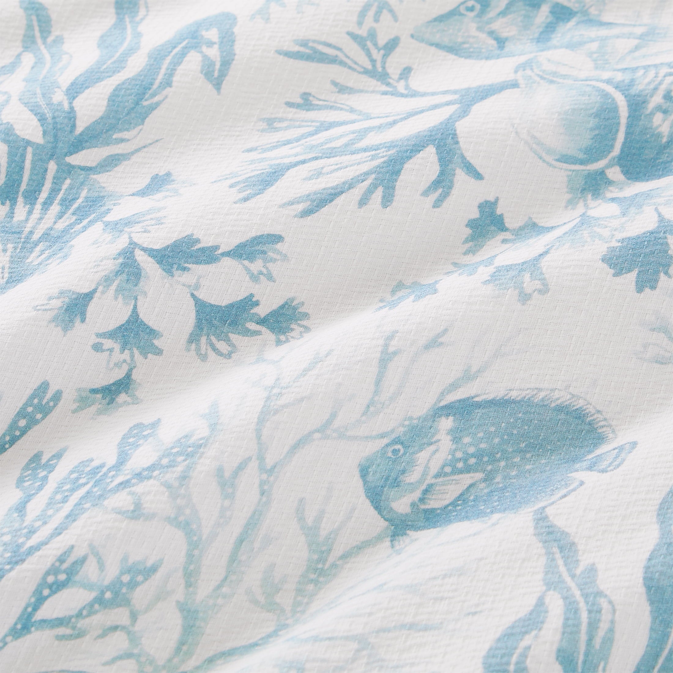 All-Season 3-Piece Lightweight 100% Cotton Blue & White Ocean Print Comforter Set, Full/Queen - Hypoallergenic Ultra-Fluffy Quilt for Winter Detail