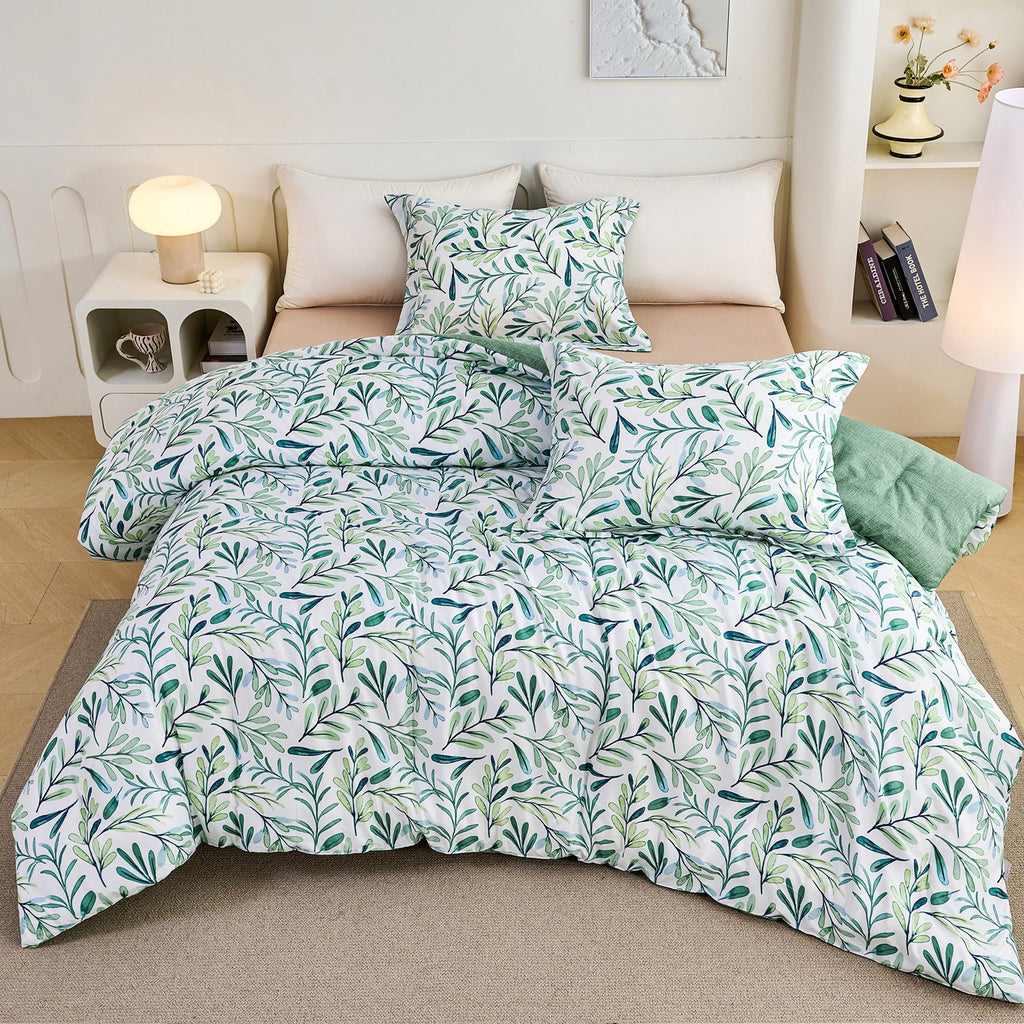 All-Season 3-Piece Floral Comforter Set King Size, Green and White Botanical, Soft Microfiber All-Season Bedding for Adults & Teens - Luxurious Quilted Duvet Cover Set Detail