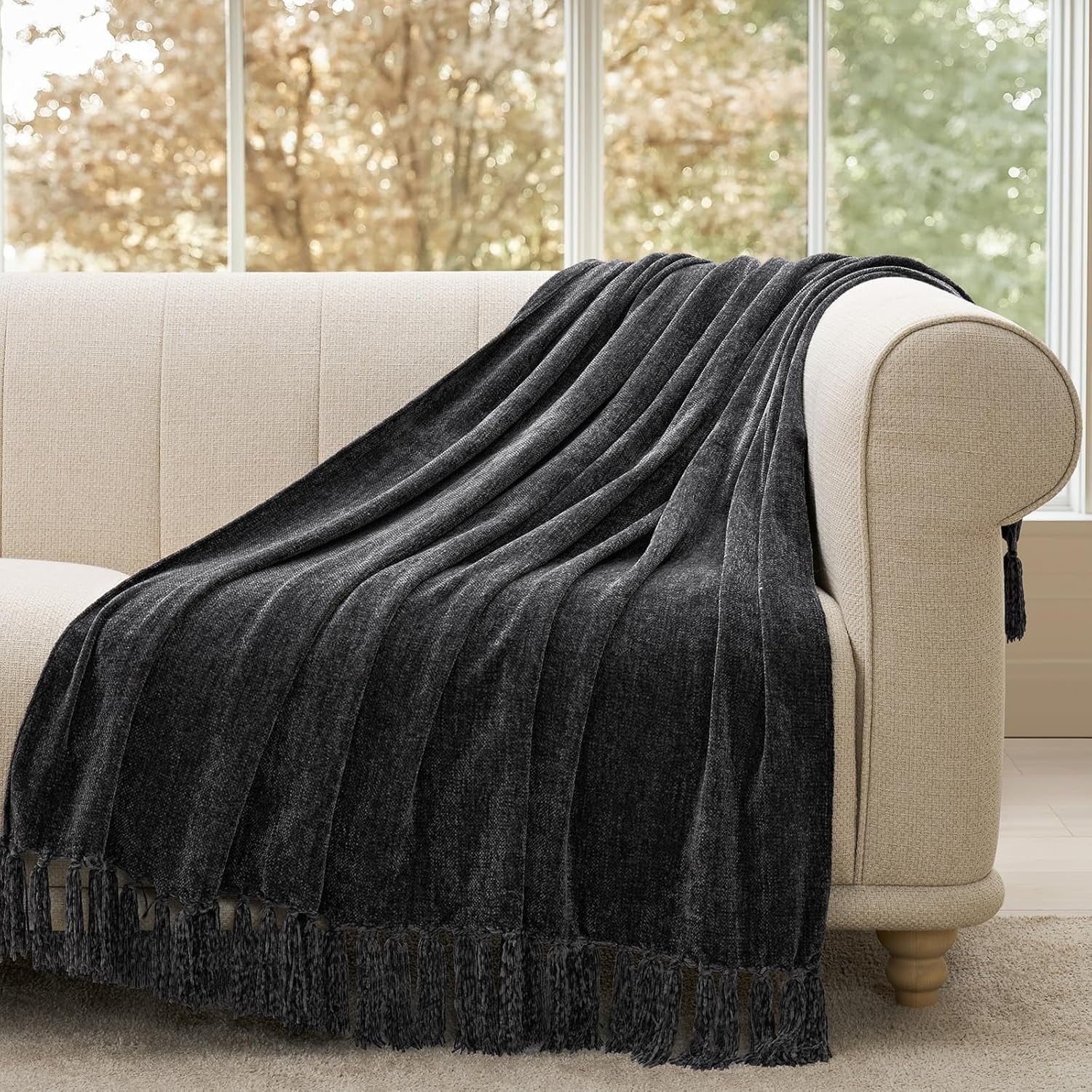 Super Soft Flannel Soft Chenille Throw Blanket for Couch, Cozy Plush Fuzzy Decorative Chenille Knit Throw Blanket with Tassels, Lightwei... - Super Soft Reversible Sherpa Flannel Blanket Detail