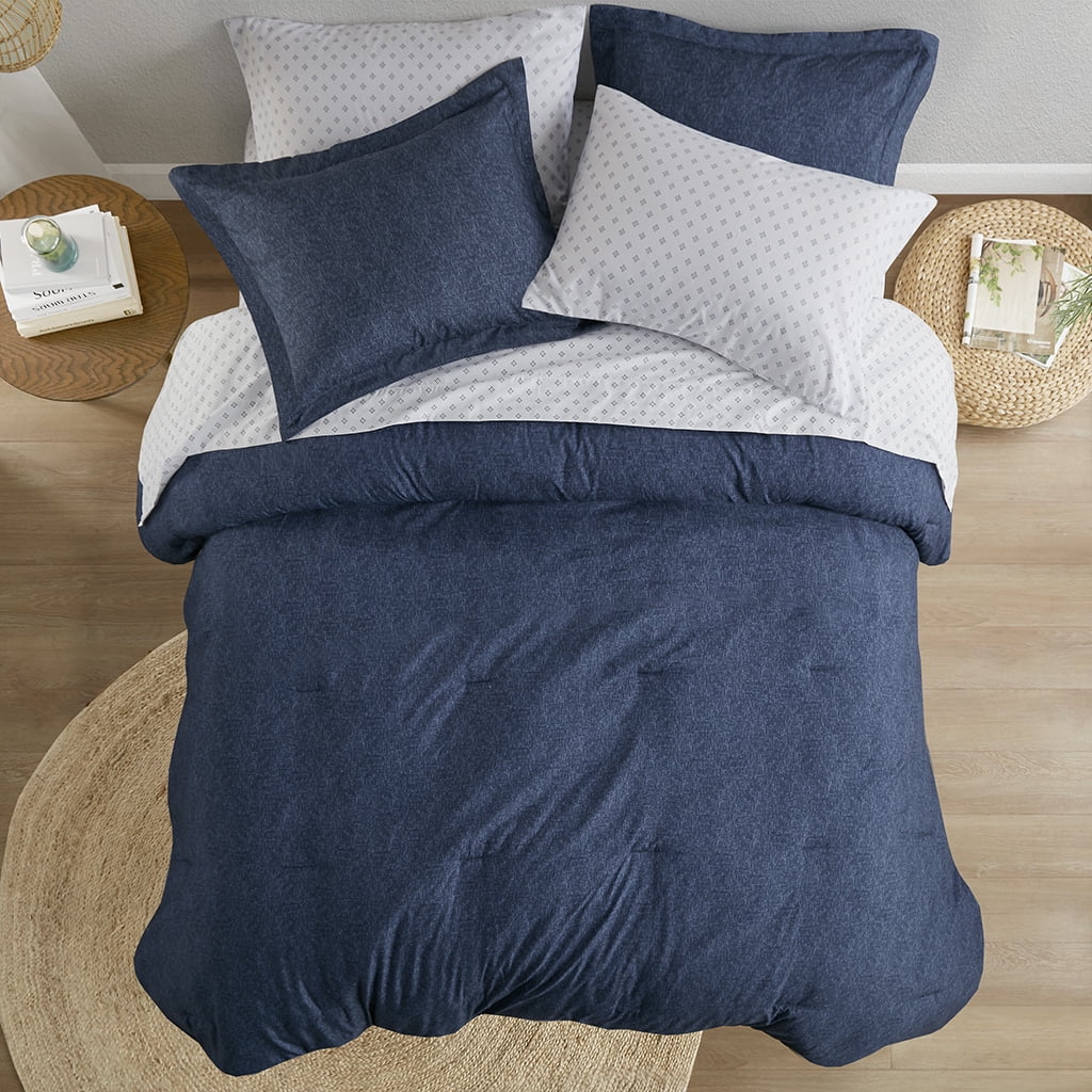 Heavyweight Warmth Queen Size Comforter Set, 7-Piece Reversible Bed in a Bag with Sheets, Navy - All-Season Down Alternative Comforter Insert Detail