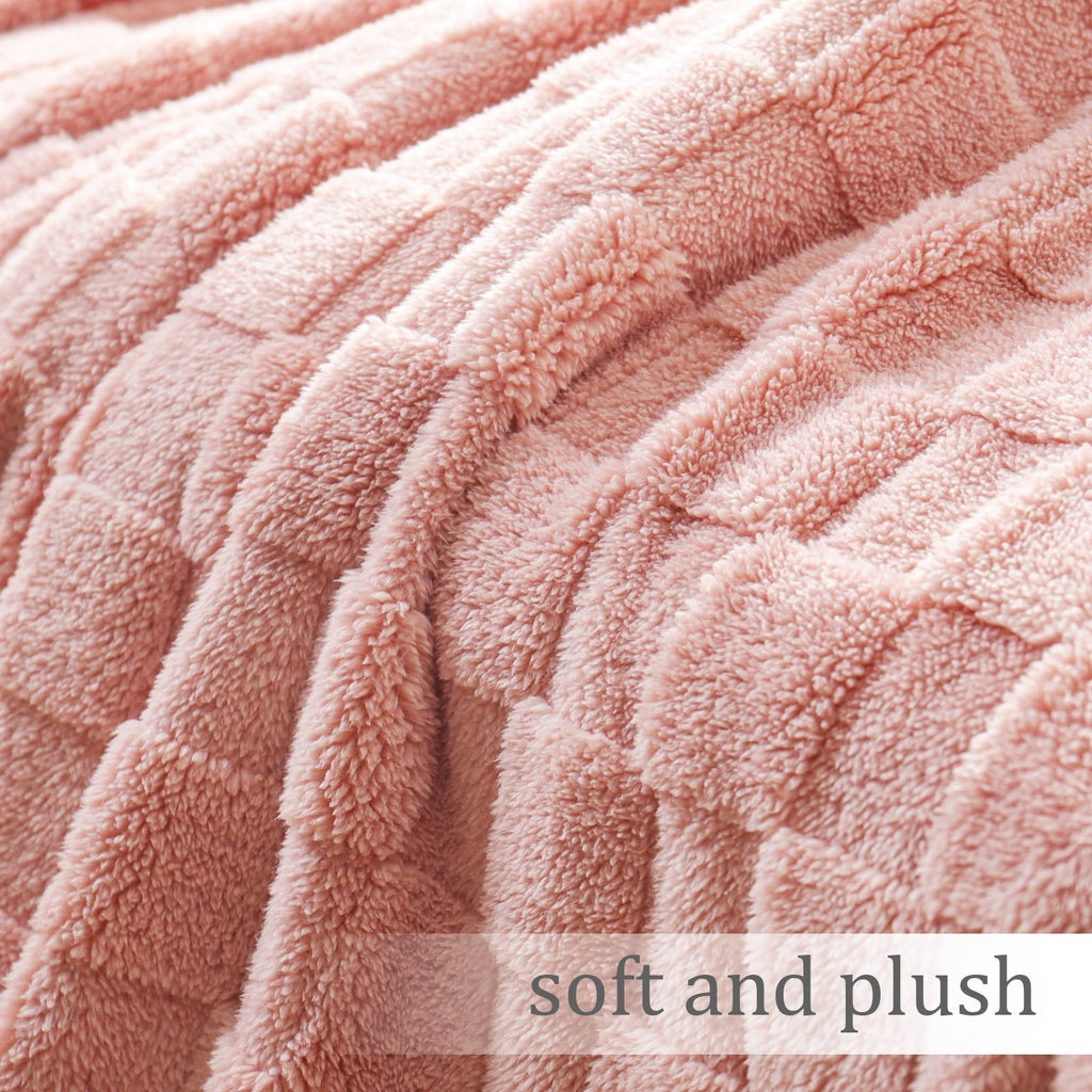 Cozy Fleece Fleece Throw Blanket for Couch, Super Soft Warm Lightweight Checkered Pattern Blanket for All Seasons, Pink, 50"x60" - Cozy Fleece Throw Blanket for Couch & Bed Detail