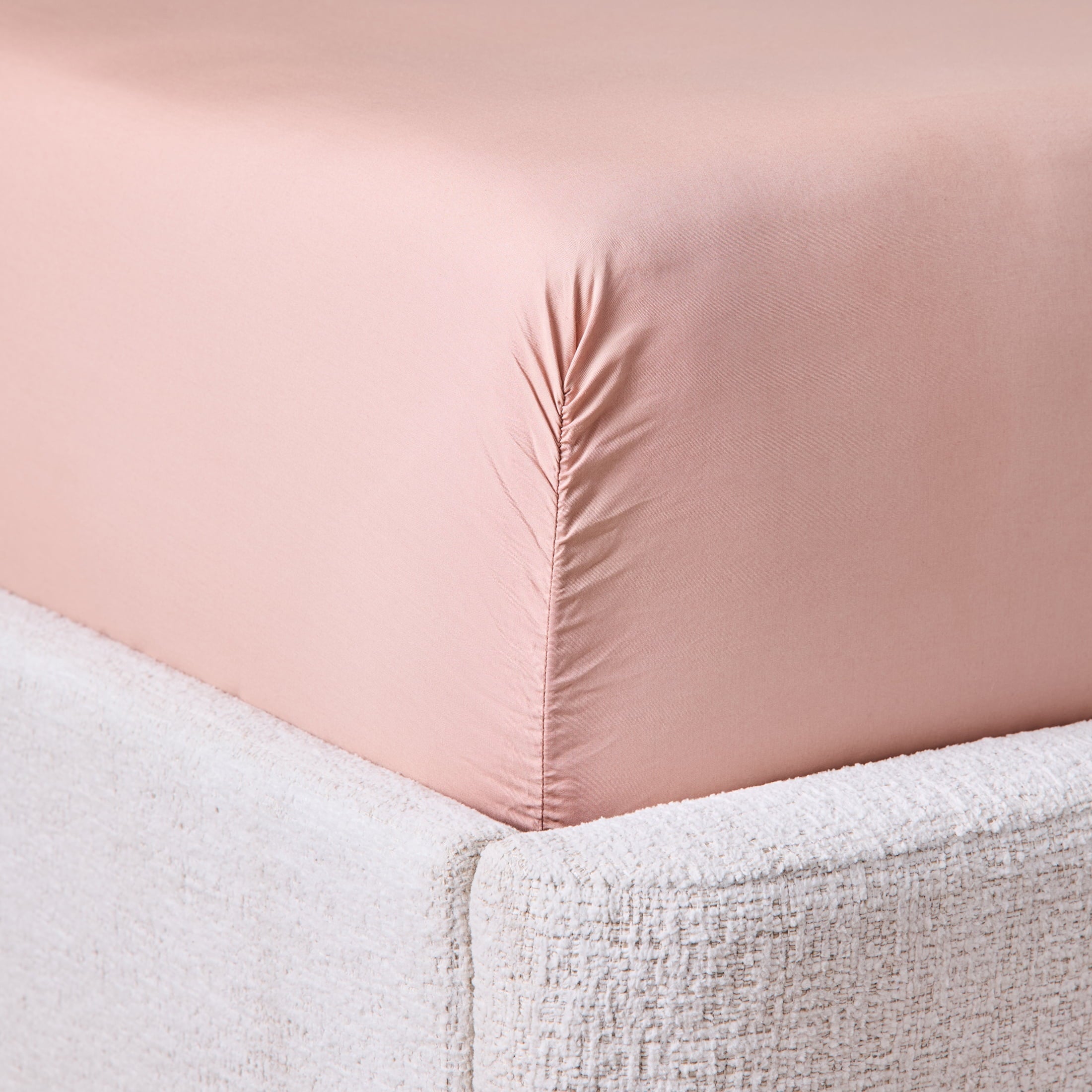 Breathable Luxury 300 Thread Count Cotton Percale 3-Piece Antique Blush Bed Sheet Set, Twin - Breathable Egyptian Cotton Flat & Fitted Sheets Detail
