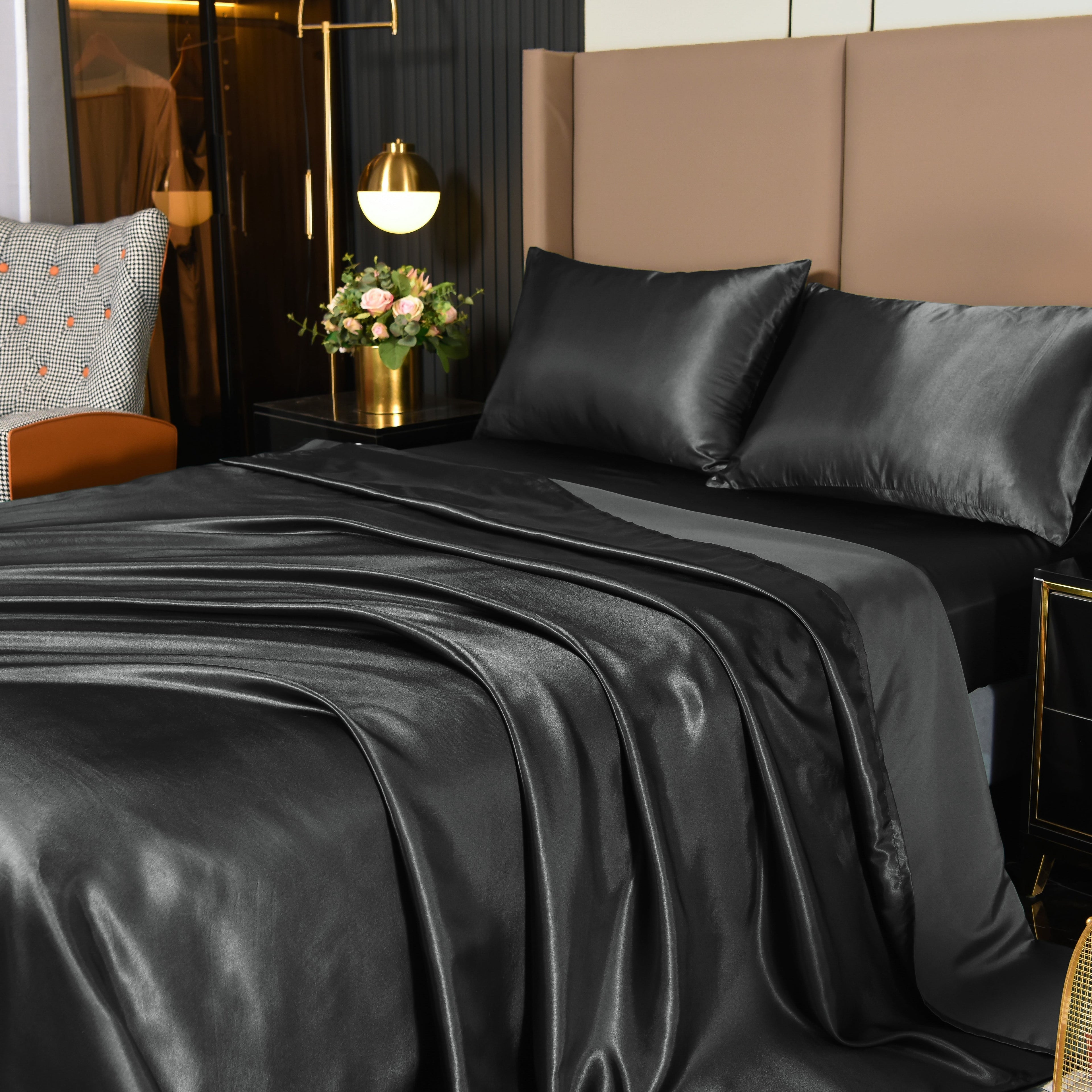 Ultra-Soft Satin Sheets Full Black Luxury Silky Bed Sheets 1800 Microfiber Sheet Set 4 Pcs - Breathable Egyptian Cotton Flat & Fitted Sheets Detail