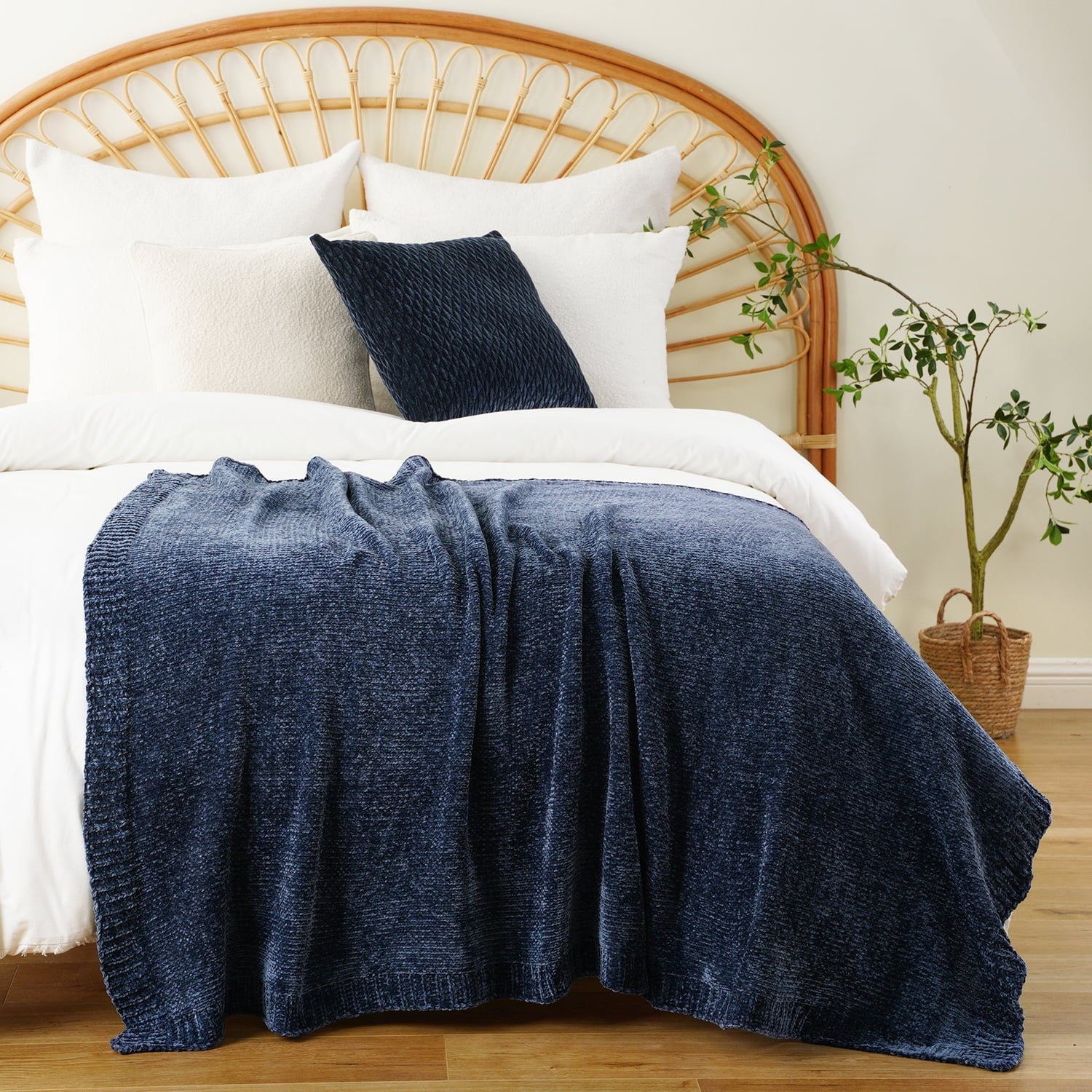 Lightweight Warm Navy Blue Chenille Throw for Couch Bed,Soft Navy Knit Blanket, Housewarming Gifts, 51"x 67" - Cozy Fleece Throw Blanket for Couch & Bed Detail