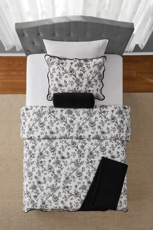 All-Season Floral Scallop 4-Piece White/Black Comforter Set, Twin/Twin XL - Luxurious Quilted Duvet Cover Set Detail