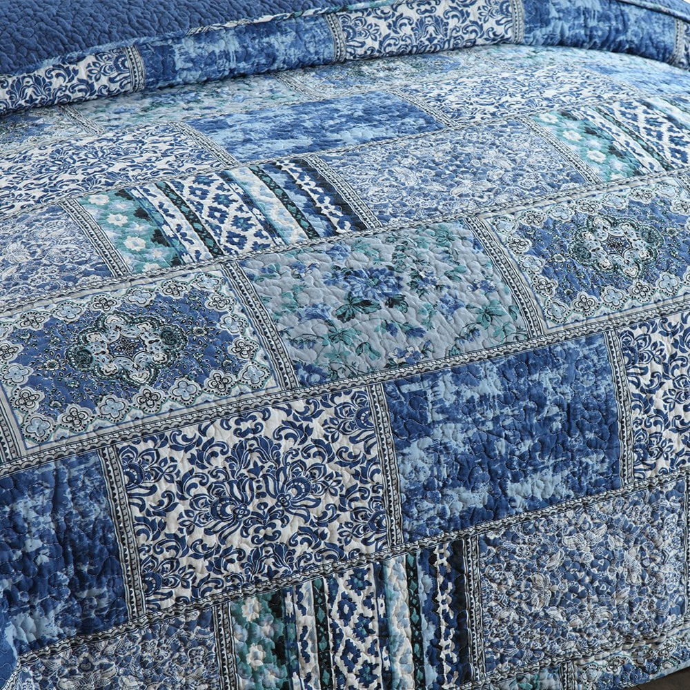 All-Season Quilt Comforter Cotton Bedding Set With Shams, Vintage Blue, King - Cloud-Like Soft Lightweight Bed Comforter Detail