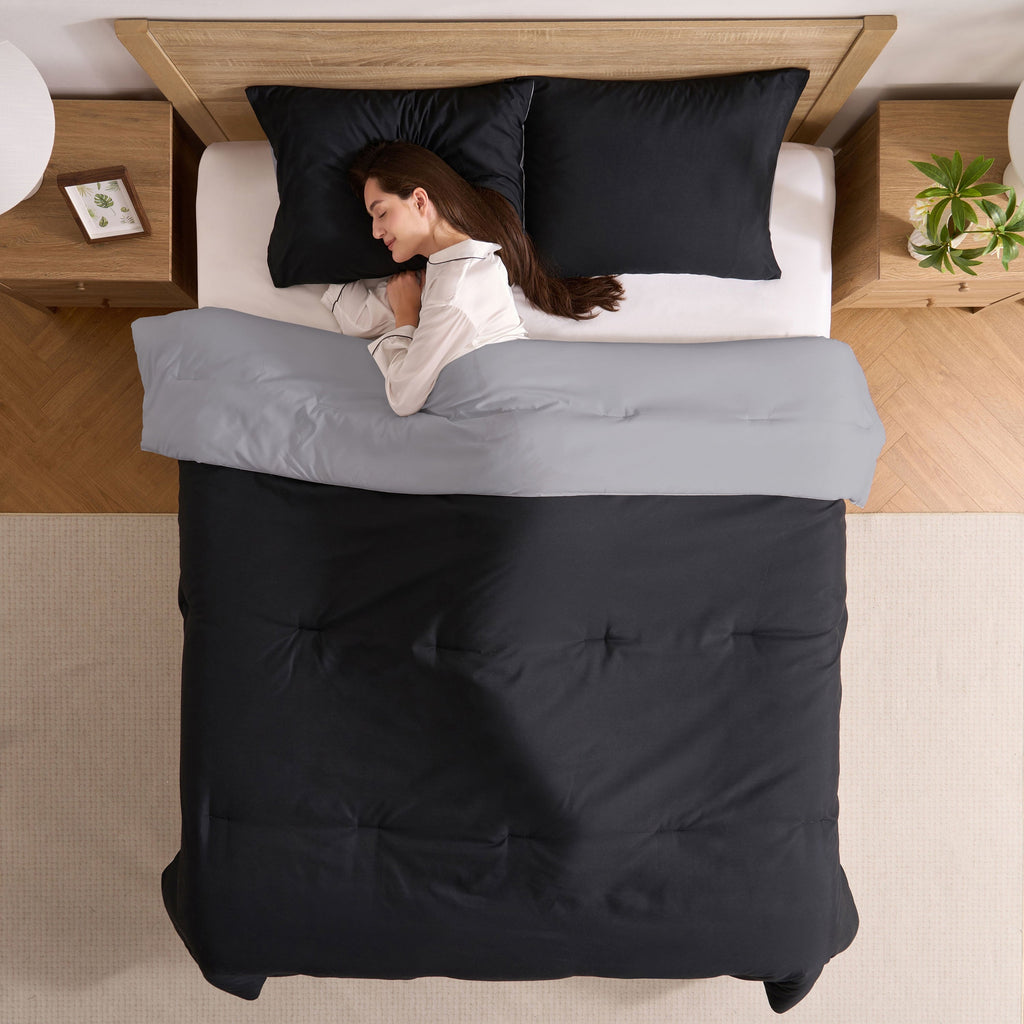Luxurious Quilted Comforter Sets, All Season Lightweight Reversible Queen Comforter Set, 3-Pc Bedding Sets, Black/Charcoal gray - Cloud-Like Soft Lightweight Bed Comforter Detail