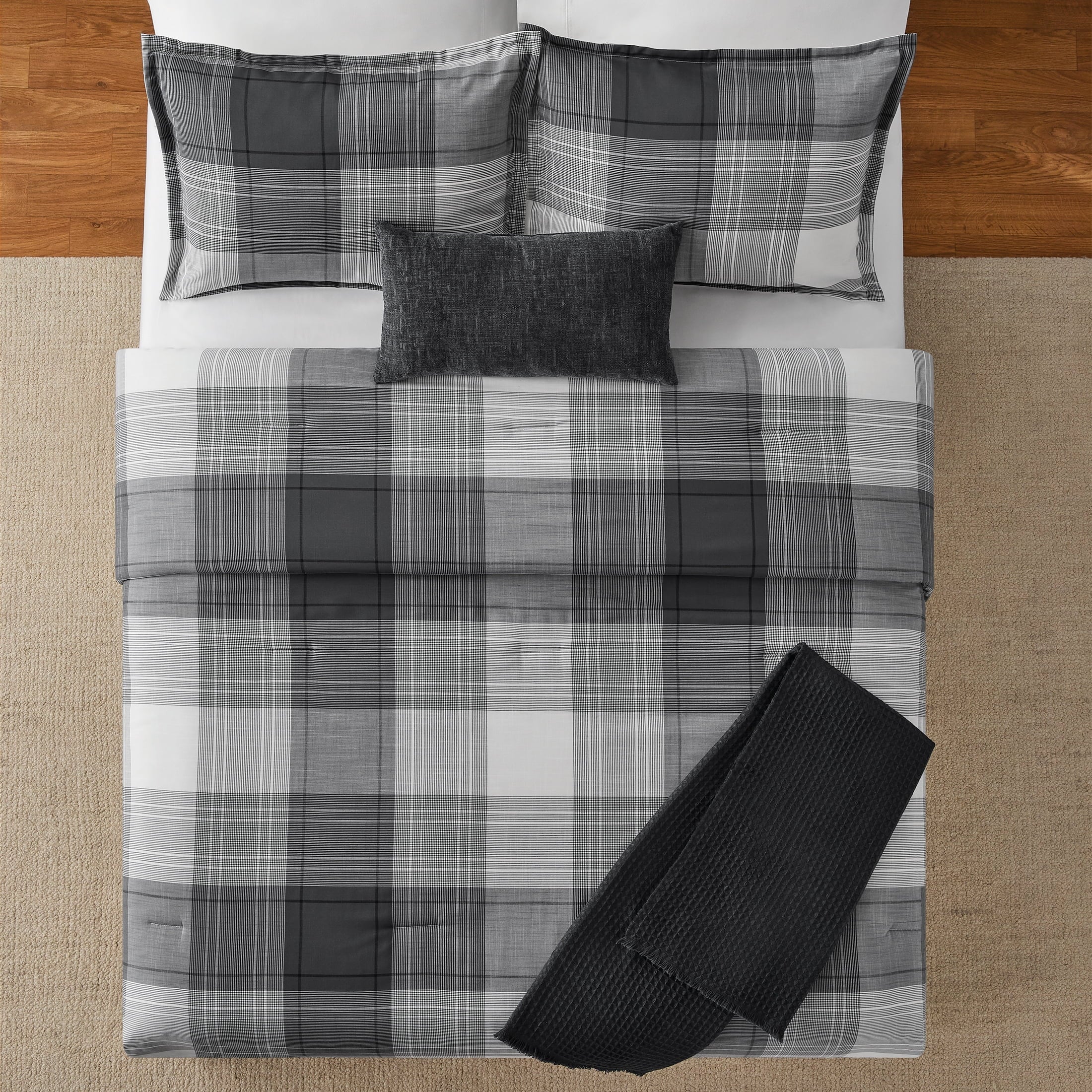 Heavyweight Warmth Full/Queen Comforter Set, All-Season, 5-Piece, Grey Plaid - Cloud-Like Soft Lightweight Bed Comforter Detail