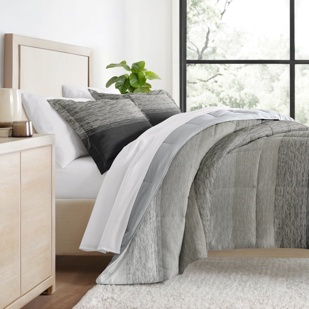 Fluffy Down Alternative All Season Ultra Soft Comforter Set Lightweight Bedding in Gray/Black Ombre for Full/Queen Size - Luxurious Quilted Duvet Cover Set Detail