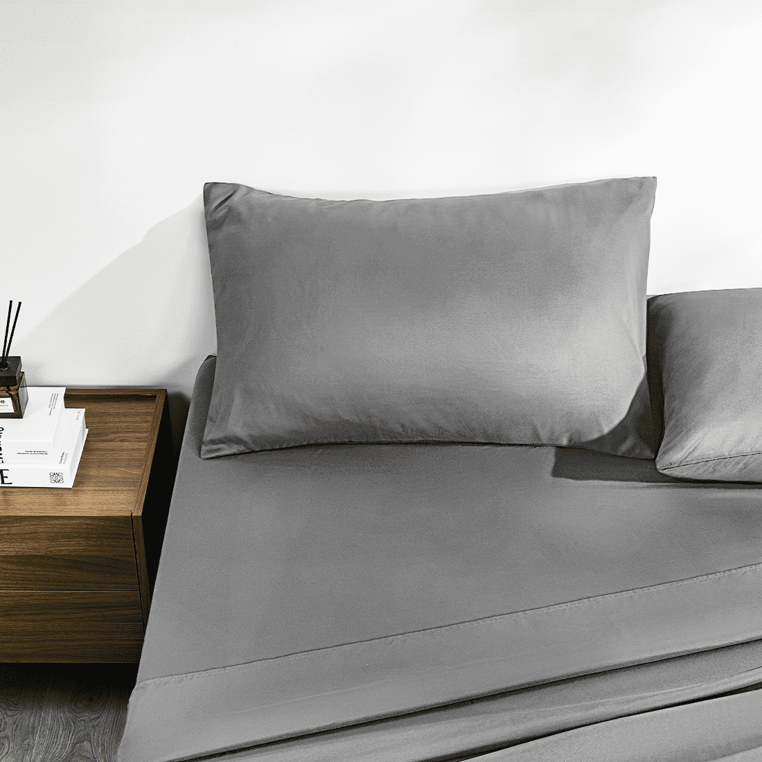 Wrinkle-Resistant Full Size Bed Sheets, 4 Piece Sheets 14” Deep Pocket Sheet & Pillowcase Sets Soft Microfiber Luxury Bedding Fitted Sh... - Premium Ultra-Soft Pillowcase Pair for Sleeping Detail