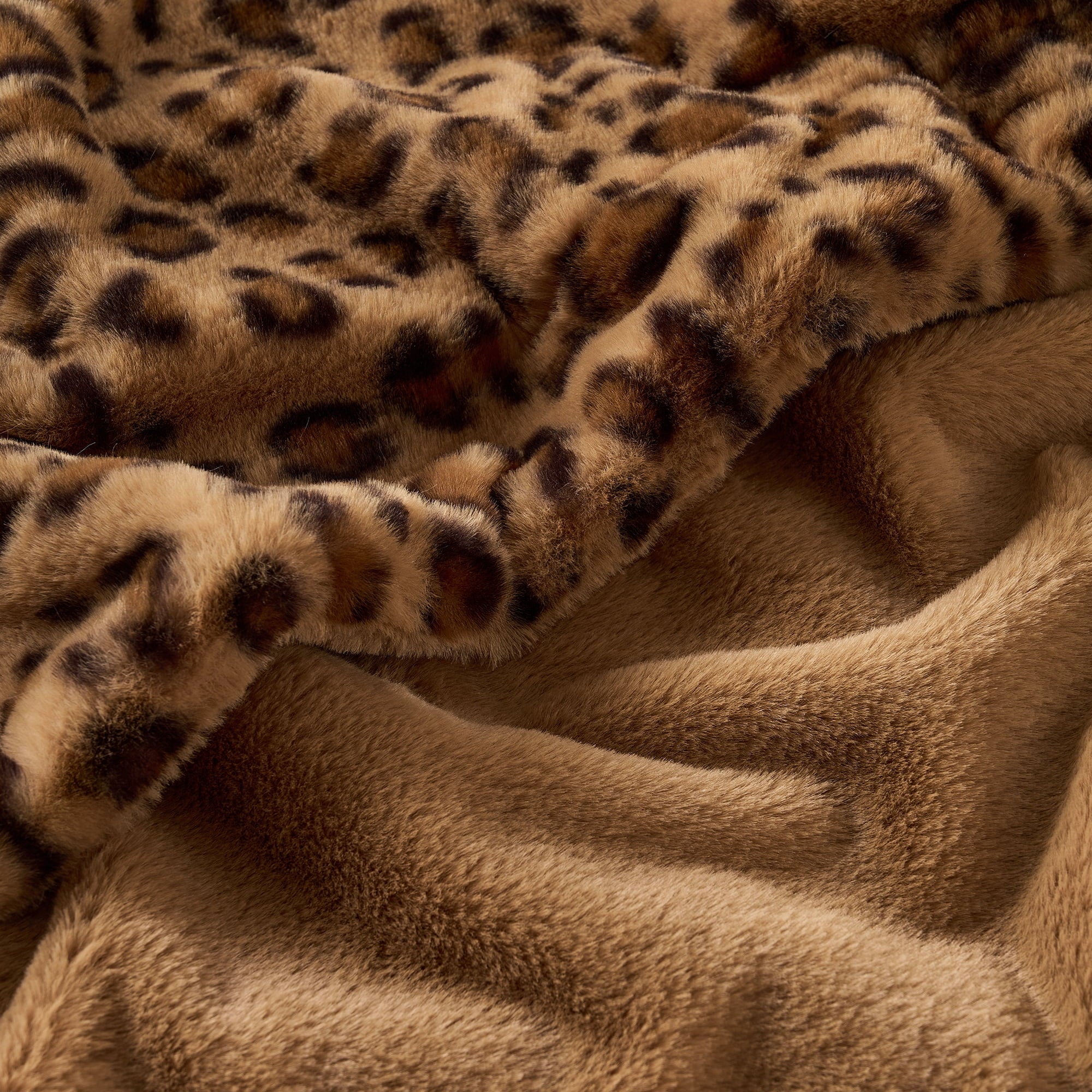 Reversible Sherpa Leopard Print Throw Blanket Soft Cozy Fluffy Plush Cheetah Print Blanket for Home Decor,50"x60",Brown - Lightweight Plush Warm Blanket for All Seasons Detail