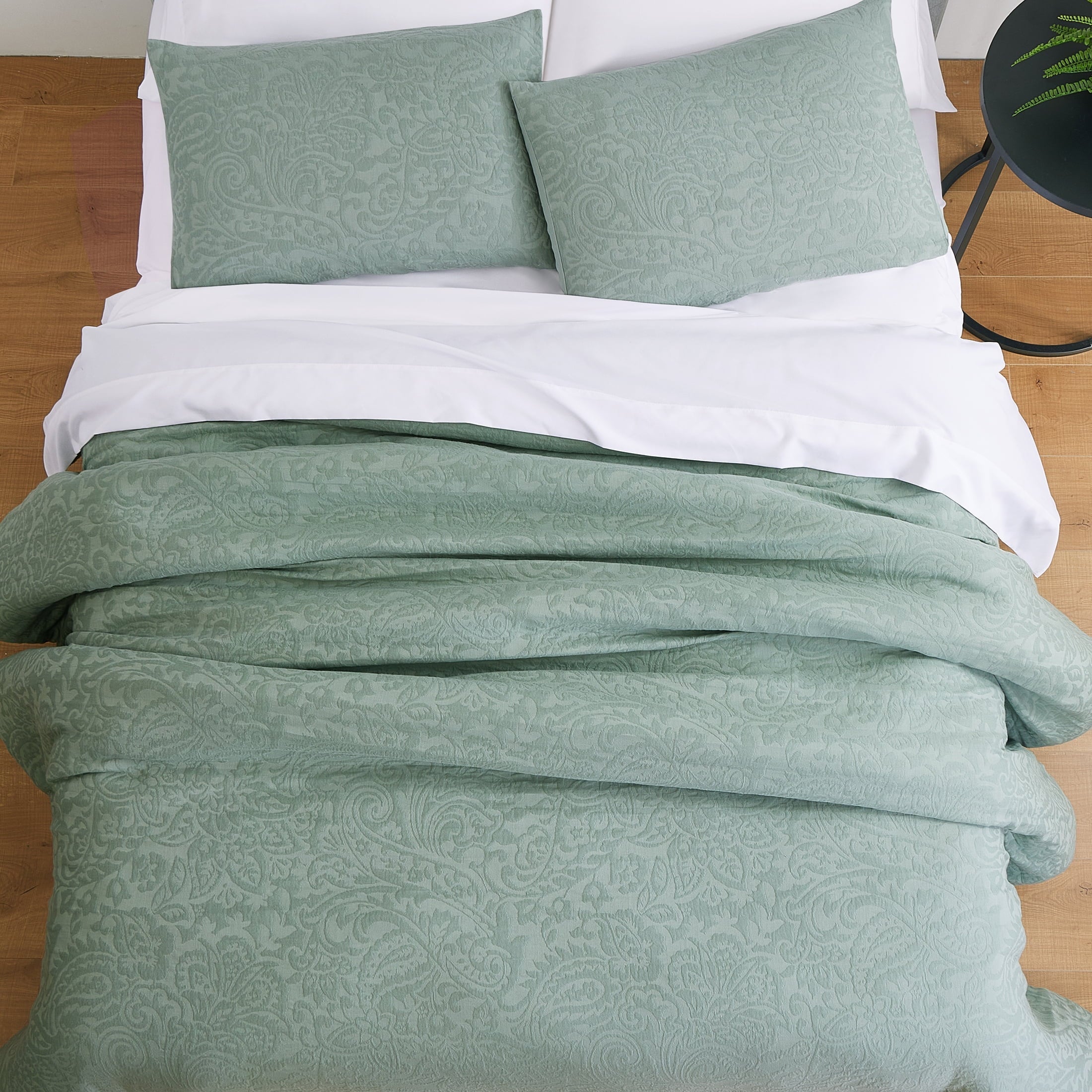 Heavyweight Warmth 3-Piece Sage Floral Comforter Set, Full/Queen - All-Season Down Alternative Comforter Insert Detail