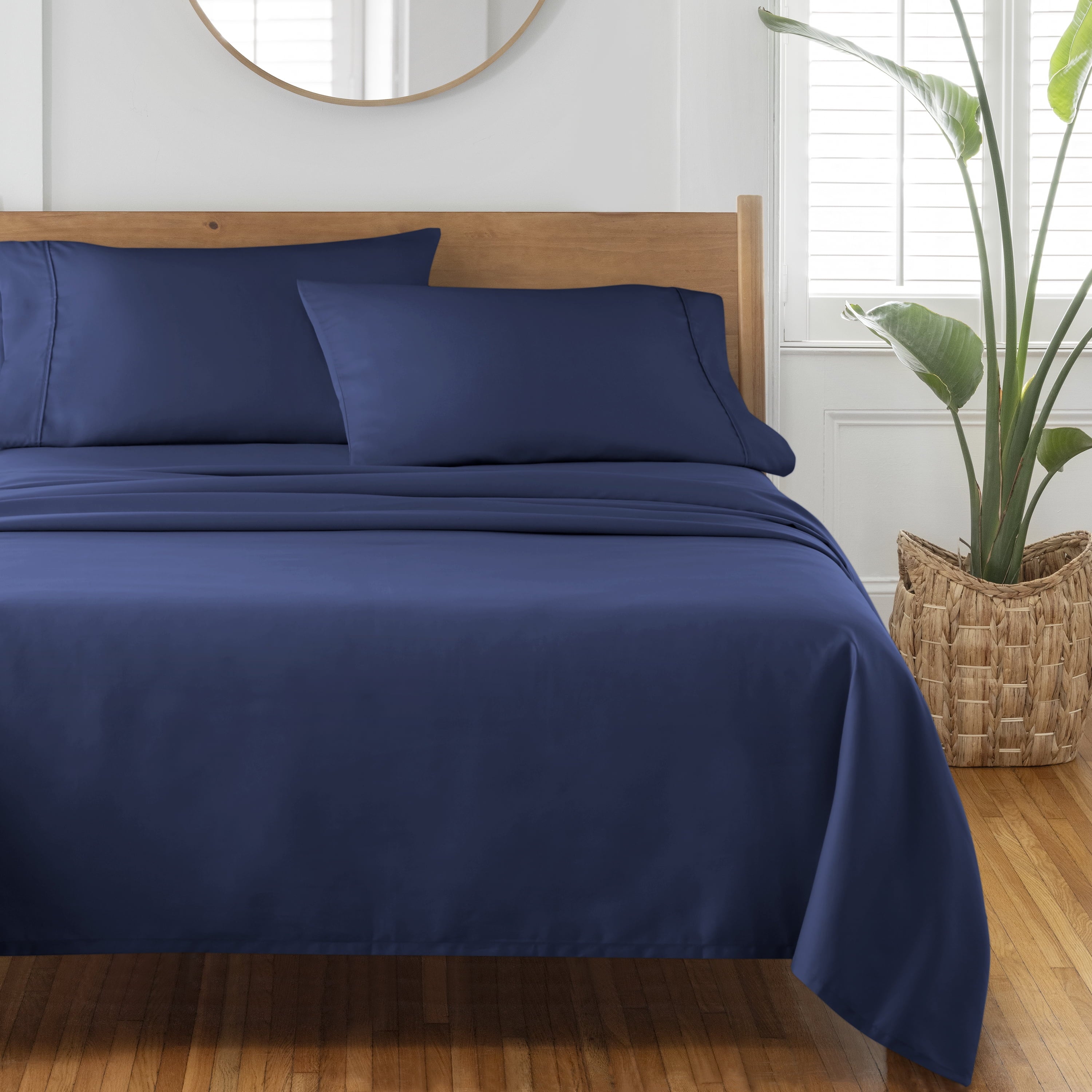 Premium Egyptian Cotton 4-Piece 300 Thread Count Blue Cove Cotton Sateen Bed Sheet Set, Queen - Breathable Egyptian Cotton Flat & Fitted Sheets Detail