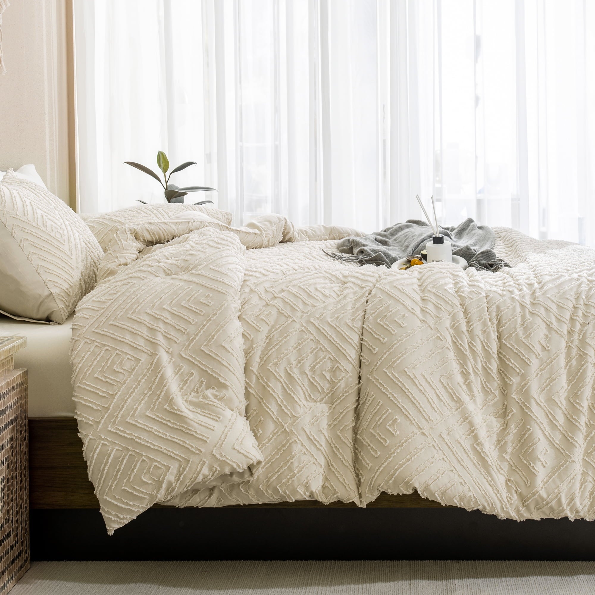 Hypoallergenic Cloud King Size Comforter Sets Beige - 3 Pieces Cream Boho Bedding Comforter Set for King Bed - Soft Fluffy Tufted Textured... - All-Season Down Alternative Comforter Insert Detail