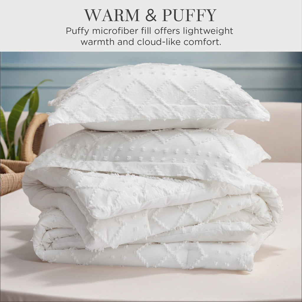 Luxurious Quilted Queen Comforter Set, Boho Tufted Shabby Chic Bedding Comforter Set, 3 Pieces Farmhouse Bed Set for All Seasons, White... - All-Season Down Alternative Comforter Insert Detail