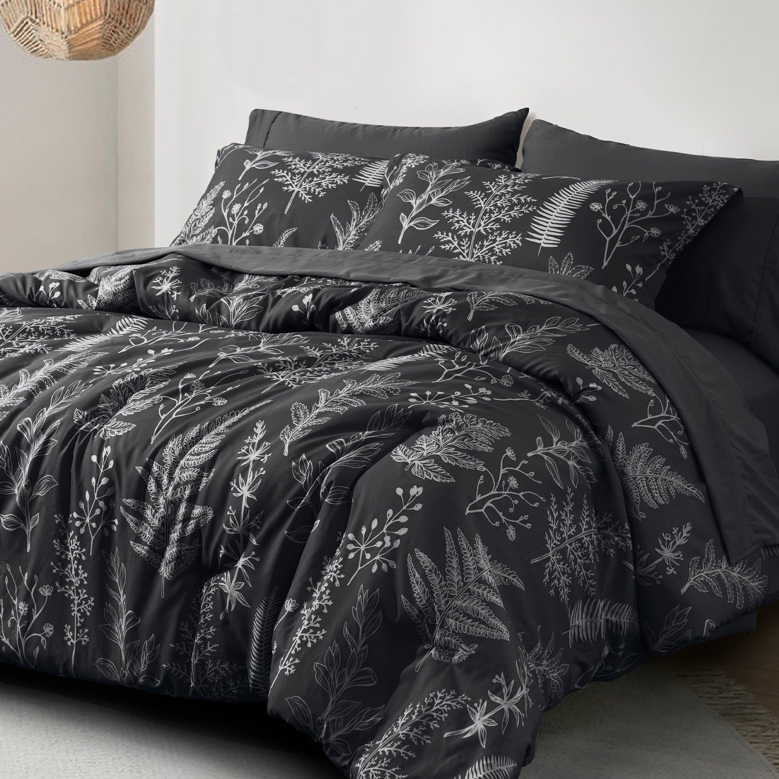 Luxurious Quilted 3 Pieces Printed Comforter Set Queen Size, Lightweight Botanical Floral Bed in a Bag, Ultra Soft Bedding Set with 1 R... - Hypoallergenic Ultra-Fluffy Quilt for Winter Detail