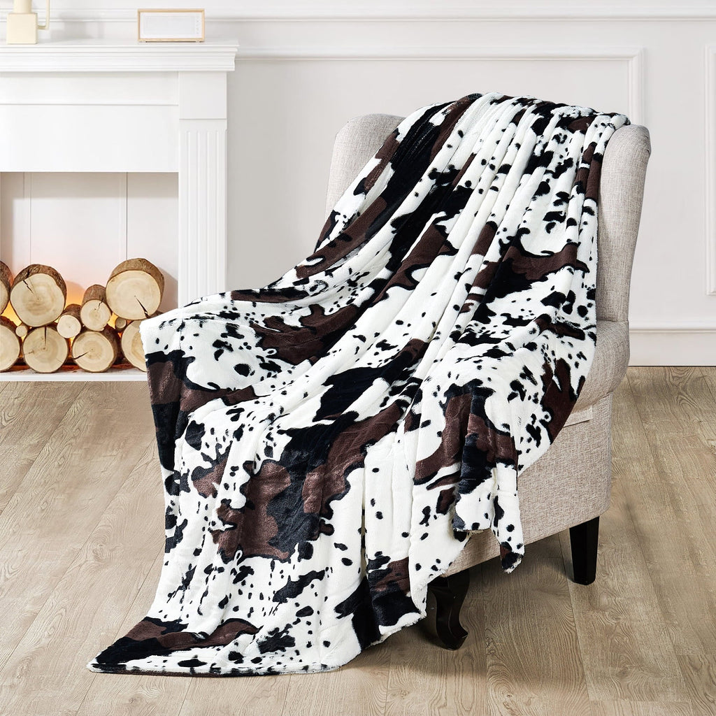 Super Soft Flannel Cow Print Double Sided Faux Fur Throw Blanket, Soft Cozy Fuzzy Black and White Throw, 50x60 inches - Super Soft Reversible Sherpa Flannel Blanket Detail