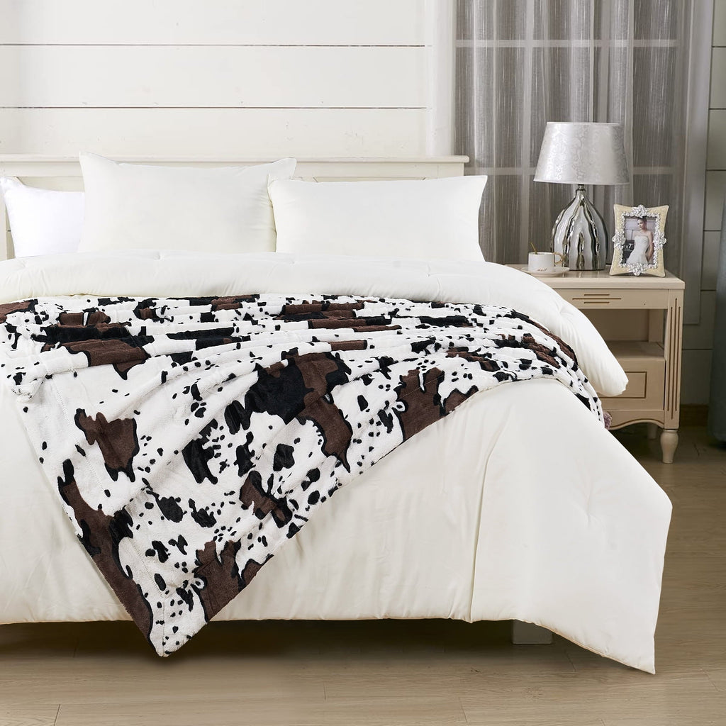 Super Soft Flannel Cow Print Double Sided Faux Fur Throw Blanket, Soft Cozy Fuzzy Black and White Throw, 50x60 inches - Super Soft Reversible Sherpa Flannel Blanket Detail