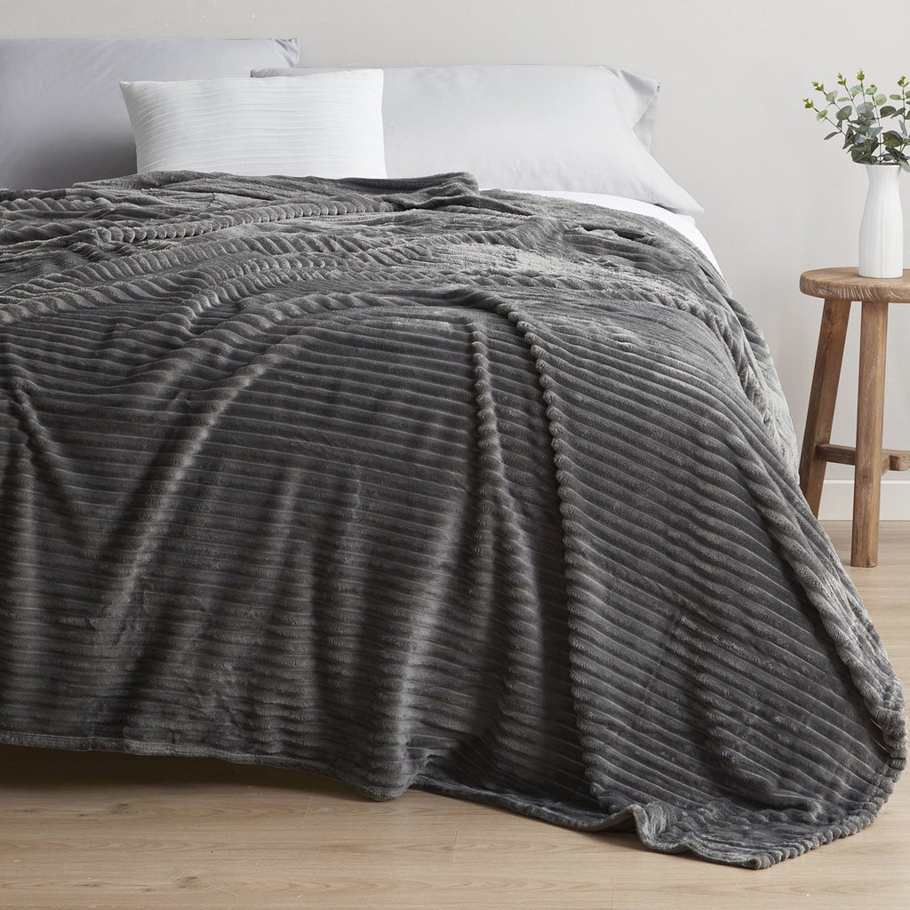 Lightweight Warm Cut Plush Fleece Blanket, Soft Lightweight Fuzzy Luxury Throw Size Bed Blankets for Bed, Throw, Gray - Cozy Fleece Throw Blanket for Couch & Bed Detail