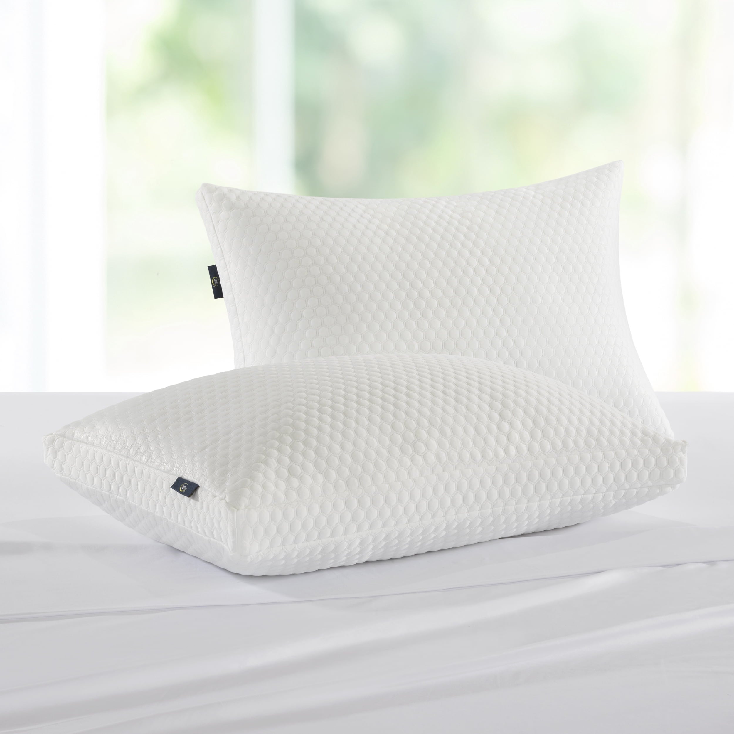 Ergonomic Memory Foam Sleep Chill Standard/Queen Bed Pillow, Hypoallergenic Fill - Hotel Quality Plush Sleeping Pillows Detail