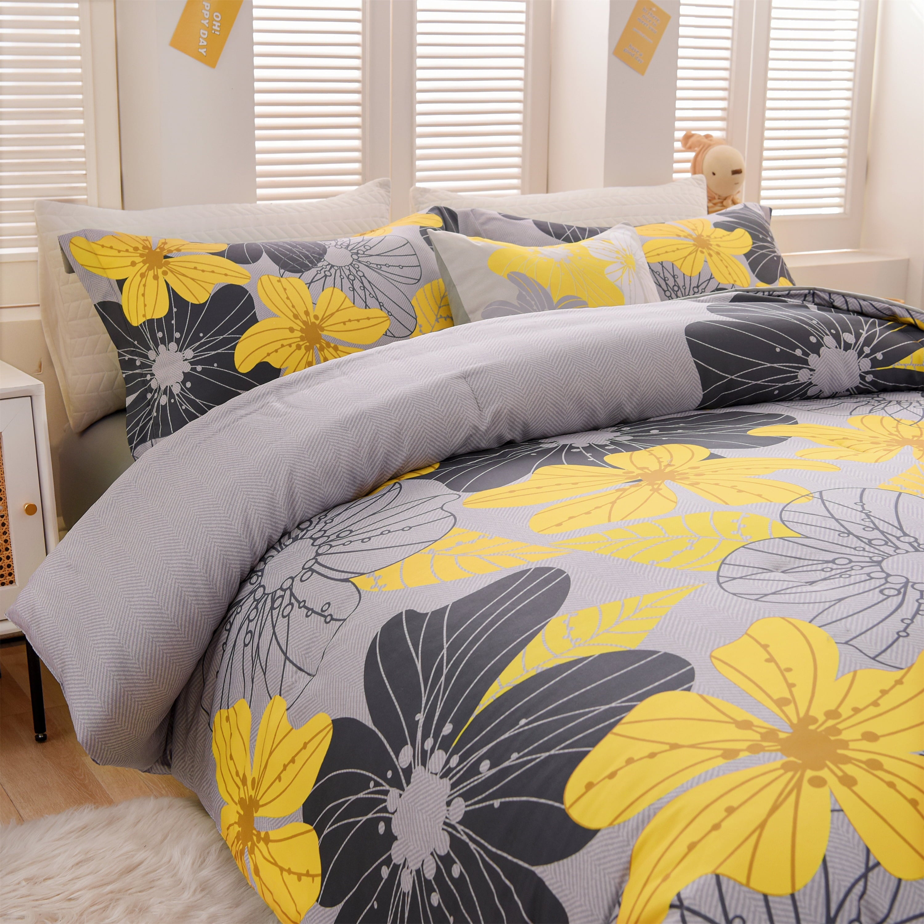 Fluffy Down Alternative Yellow Floral Comforter Set Queen Flower Bed Set Adult Soft Botanical Boho Bedding Set - Hypoallergenic Ultra-Fluffy Quilt for Winter Detail