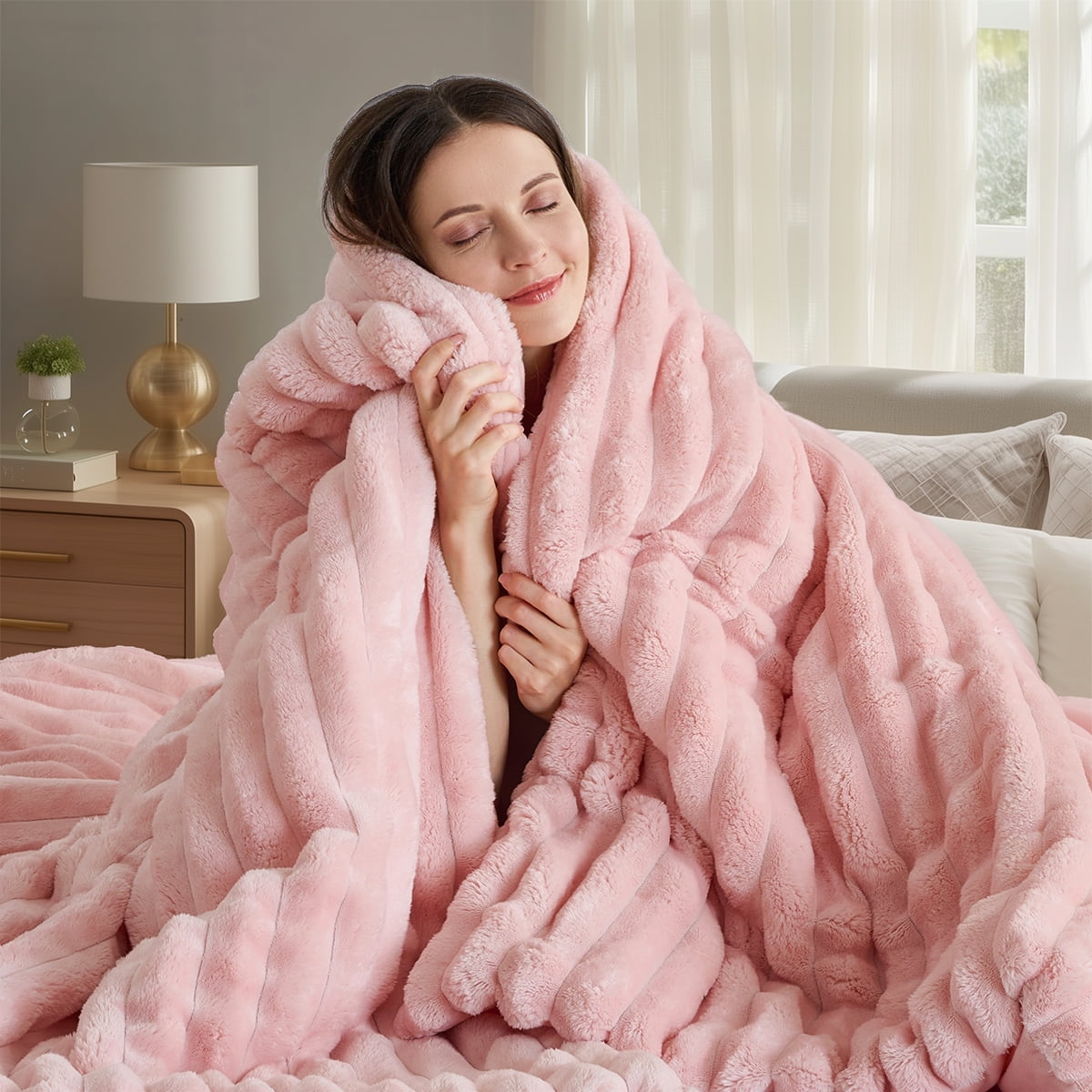 Fluffy Down Alternative Full/Queen Size Comforter Set, Fluffy Ribbed Plush Comforter Set, 3-Piece Bedding Set, Pink - Cloud-Like Soft Lightweight Bed Comforter Detail