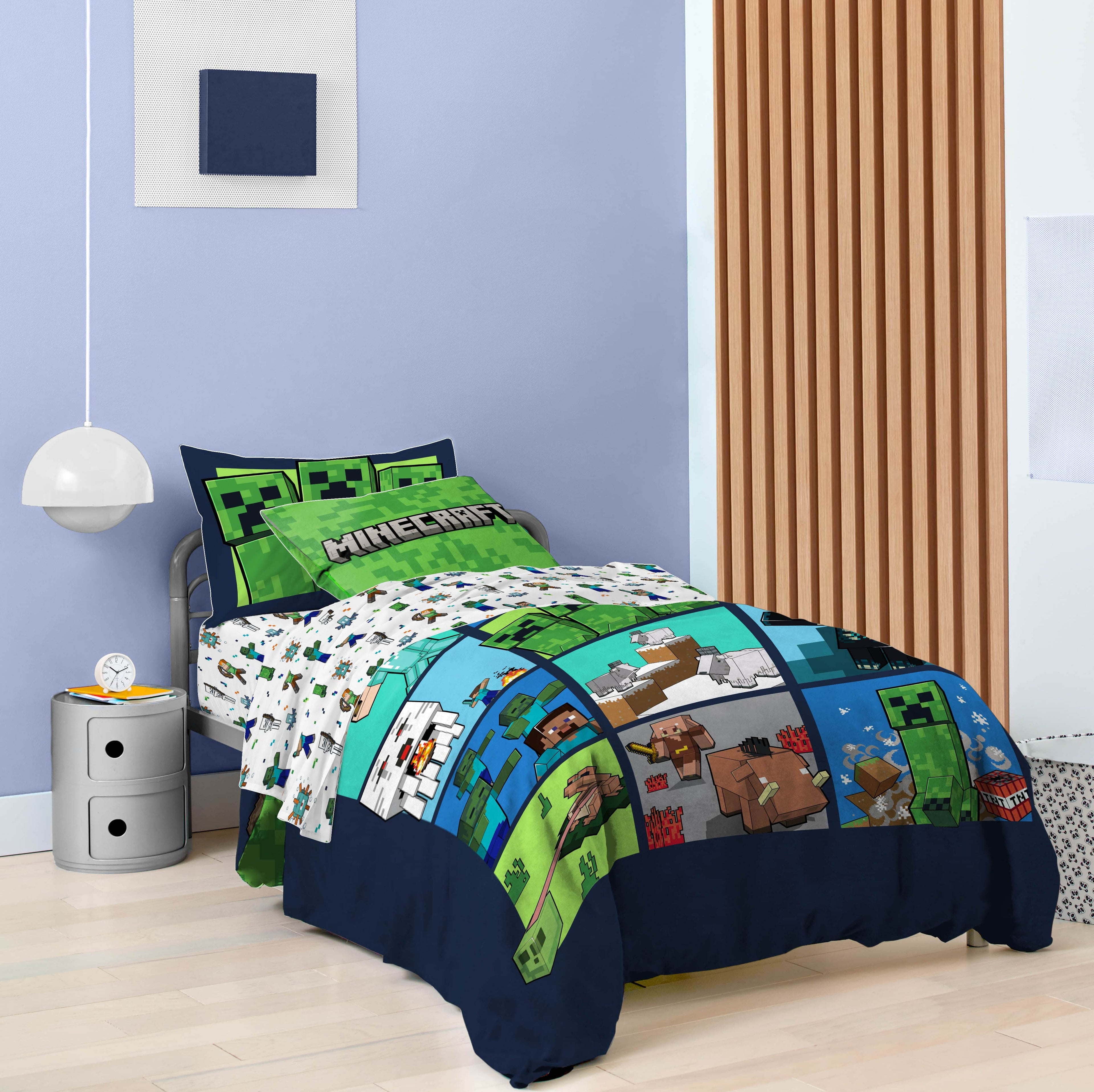 Luxurious Quilted Kids 2 Piece Green Reversible Comforter and Pillowcase Bedding Set, Twin/Full - All-Season Down Alternative Comforter Insert Detail