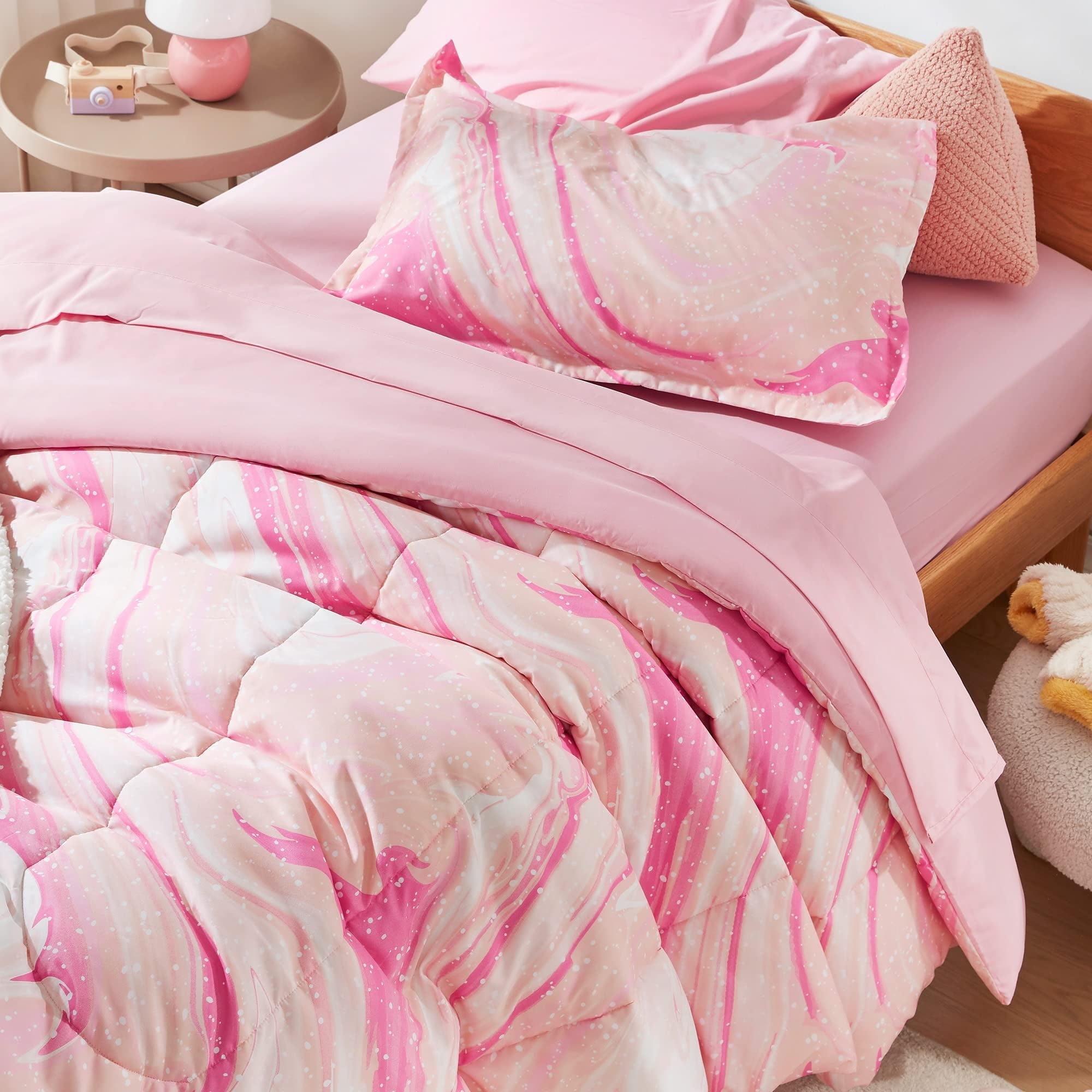 Hypoallergenic Cloud Kids Twin Bedding Comforter Set - 5 Pieces Super Cute & Soft Bedding Sets & Collections with Comforter, Sheet, Pillow... - All-Season Down Alternative Comforter Insert Detail