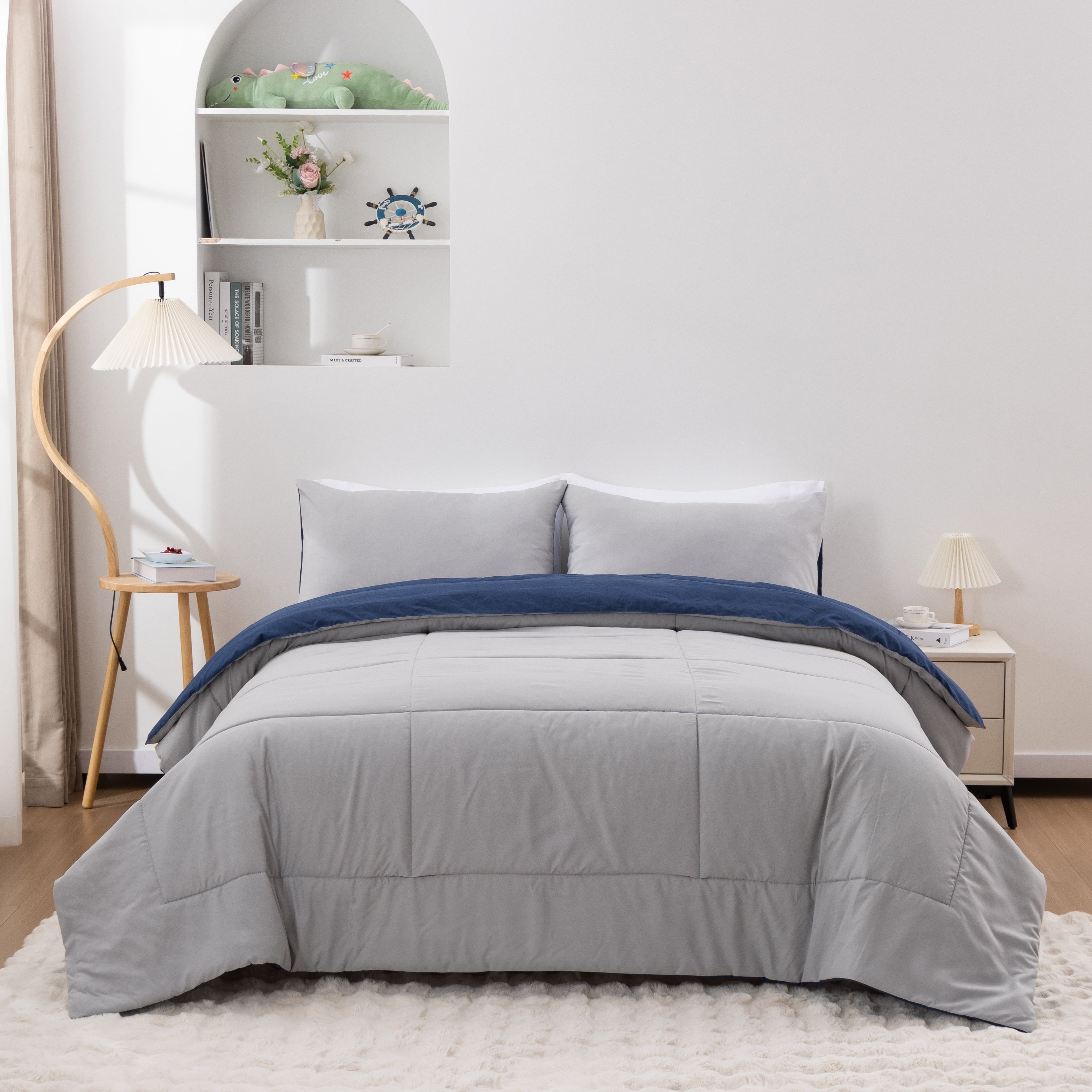 Fluffy Down Alternative Queen Comforter Set All Season Reversible Bed Set with 2 Pillow Cases 3 Pieces Bedding Sets Down Alternative Blue/Gra... - All-Season Down Alternative Comforter Insert Detail
