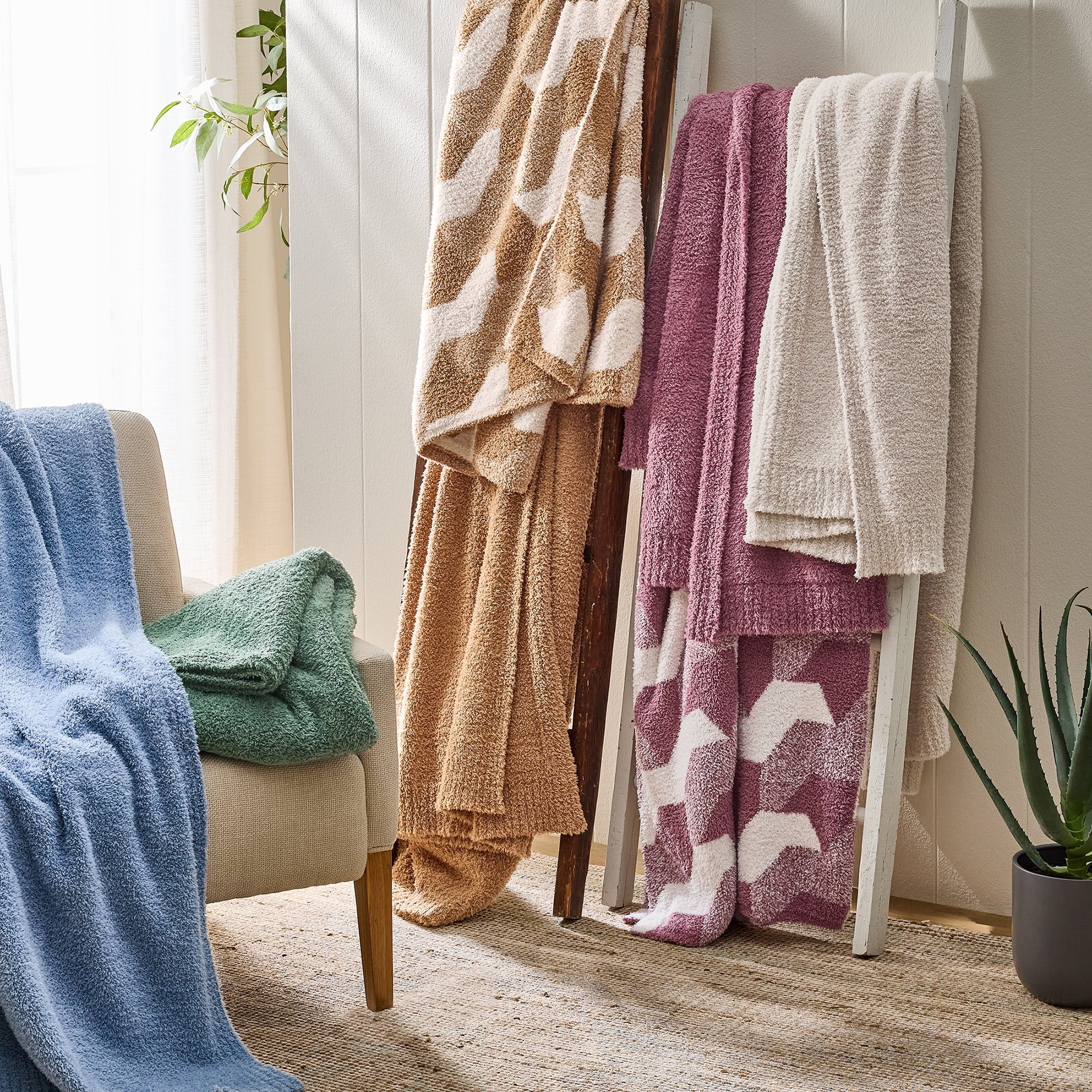 Super Soft Flannel Beige Cozy Knit Throw, 50" x 72" - Cozy Fleece Throw Blanket for Couch & Bed Detail