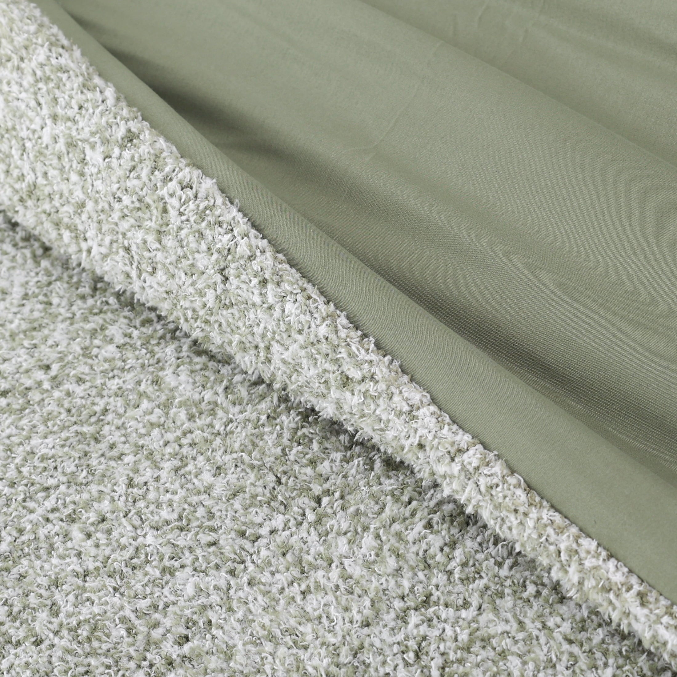 All-Season King, Comforter Set with Shams - Soft and Cozy, Green - Hypoallergenic Ultra-Fluffy Quilt for Winter Detail