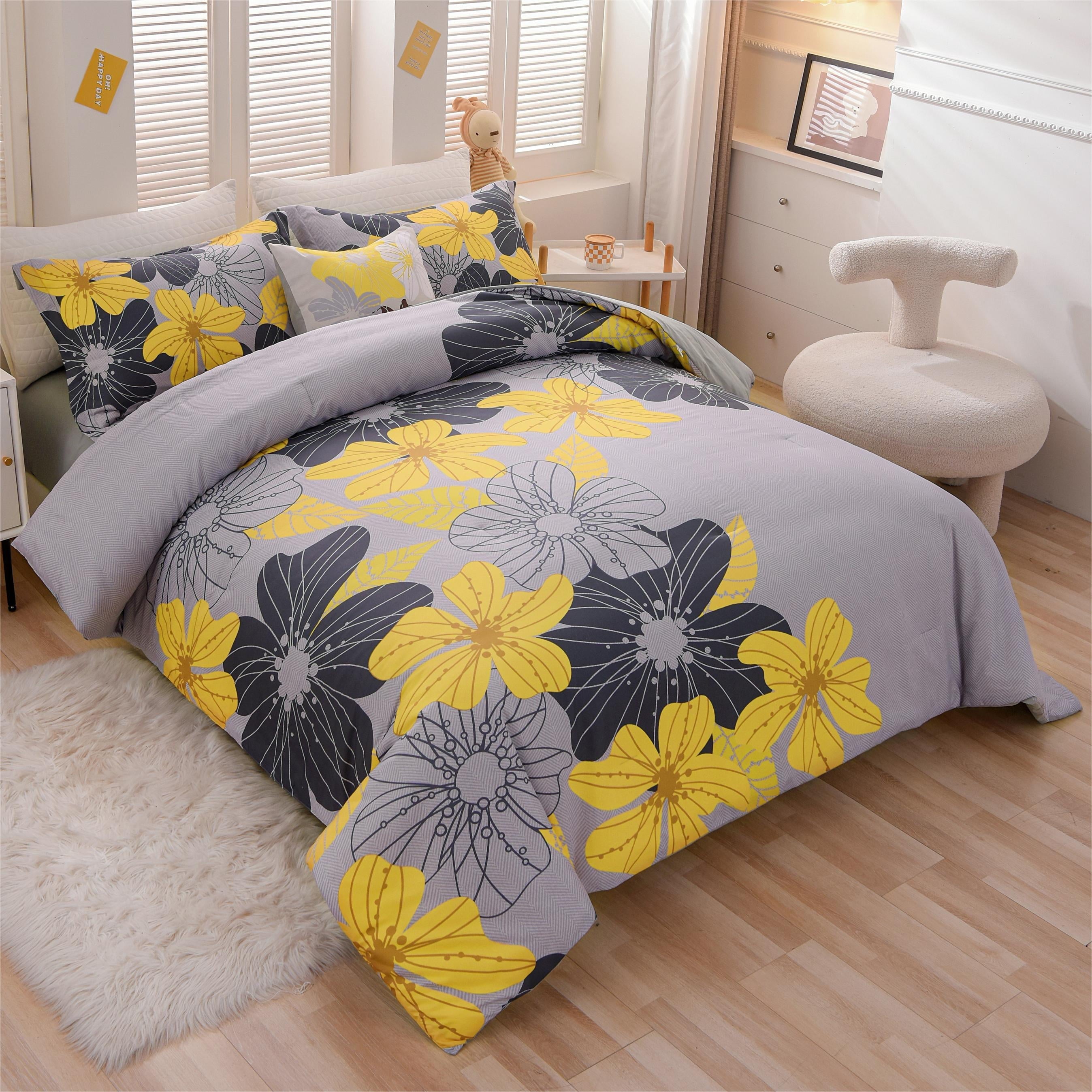 Fluffy Down Alternative Yellow Floral Comforter Set Queen Flower Bed Set Adult Soft Botanical Boho Bedding Set - Hypoallergenic Ultra-Fluffy Quilt for Winter Detail