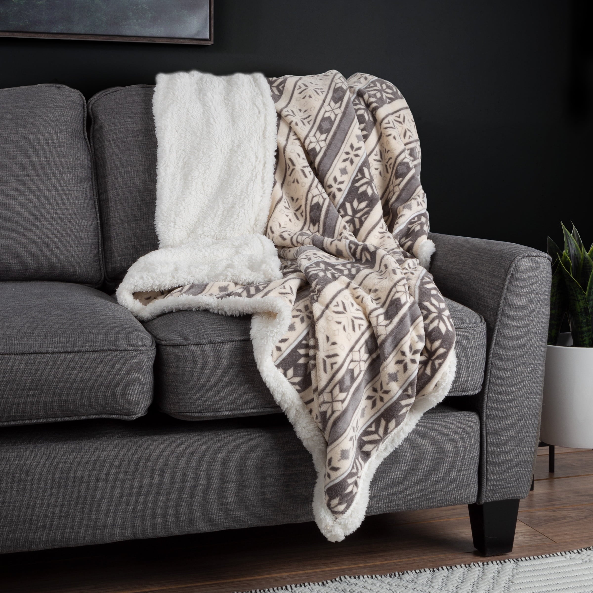 Cozy Fleece 50x60-Inch Machine Washable Fleece Blanket with Snowflakes - Lightweight Plush Warm Blanket for All Seasons Detail