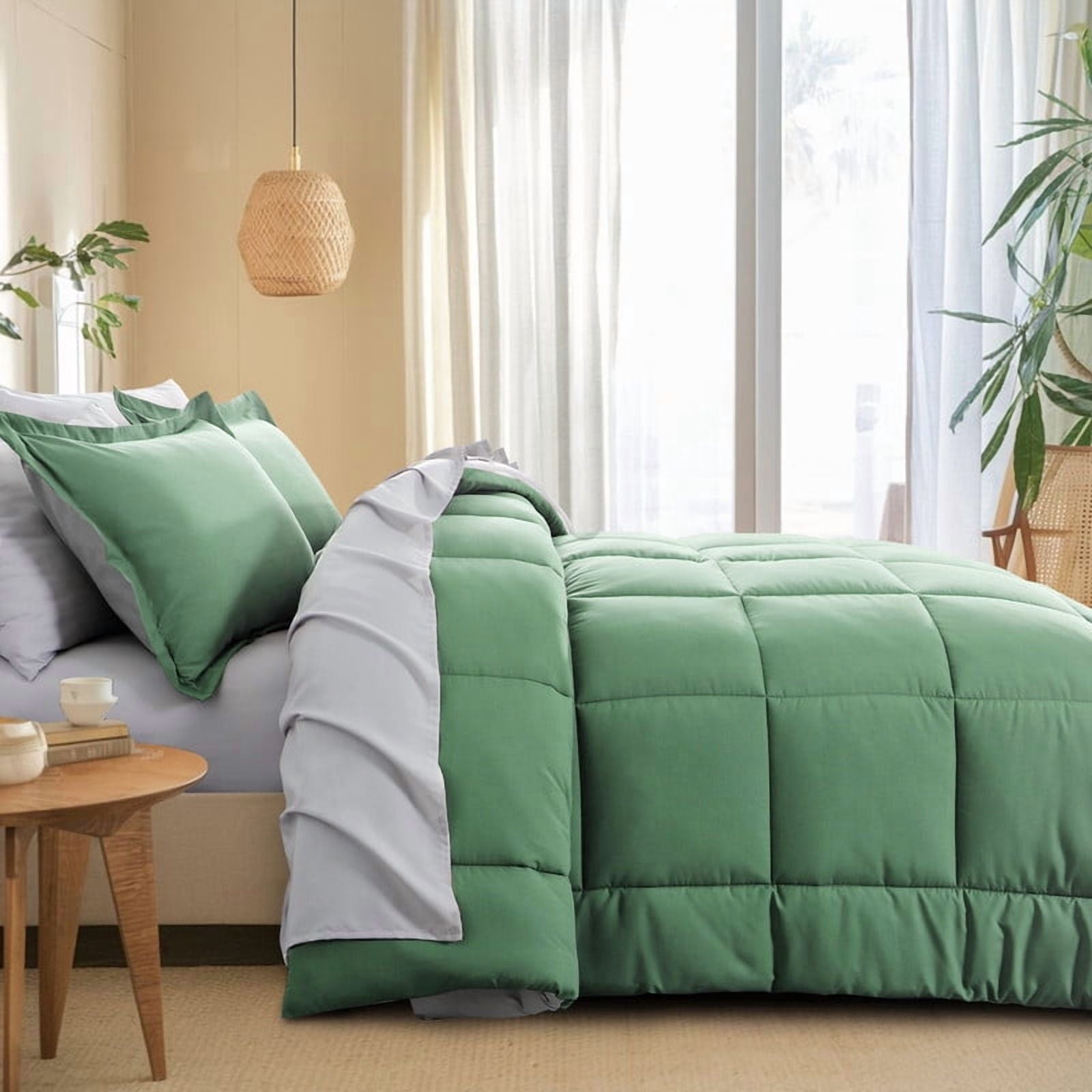 All-Season Grass Green/Grey Queen Size Comforter Set,3-Pieces Reversible Comforter Set Soft and Lightweight,All Season Down Alte... - Cloud-Like Soft Lightweight Bed Comforter Detail