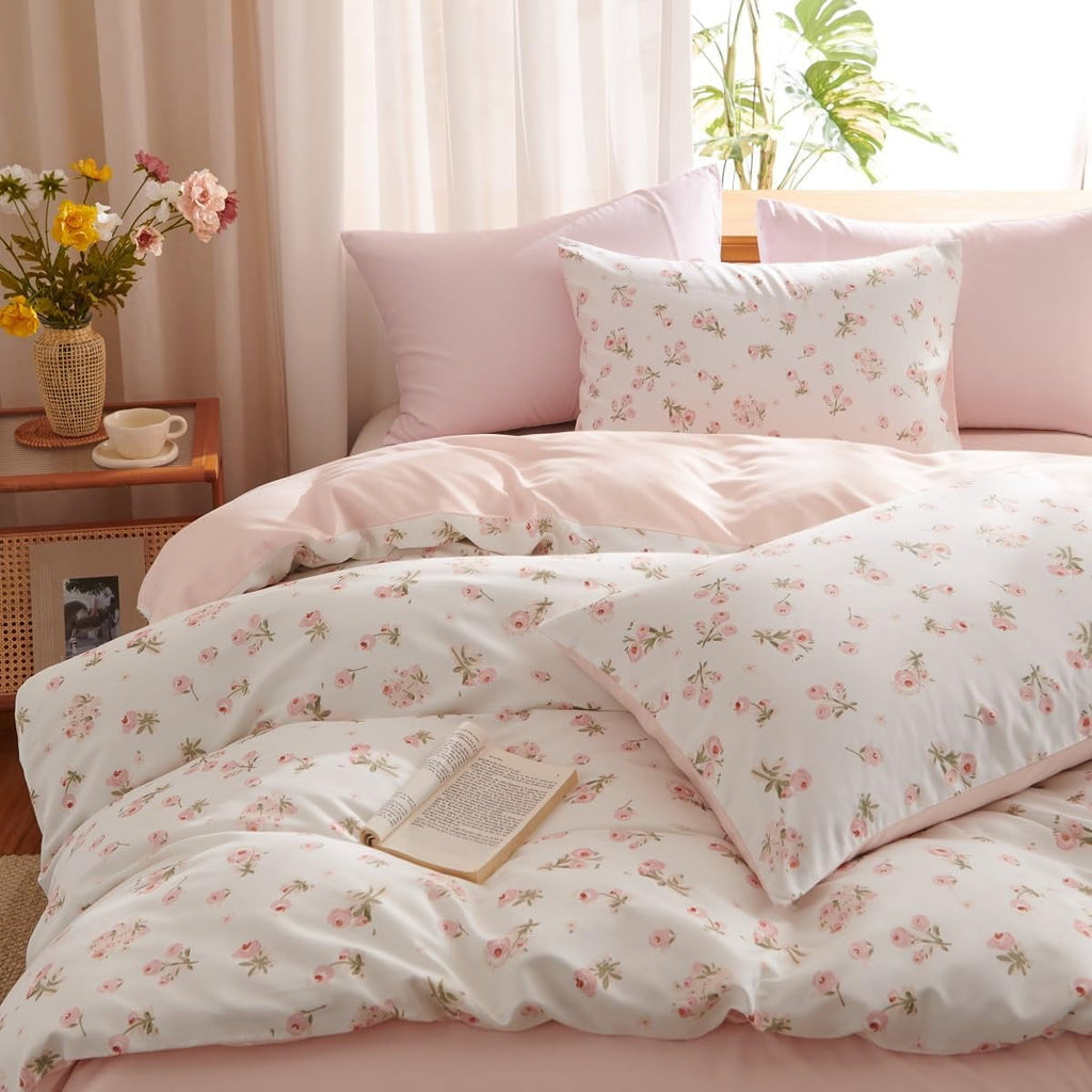 All-Season Pink loyalty Floral Comforter Queen Sets, 3 Pieces Chic Botanical Pink White Floral Reversible Comforter for All Season - Cloud-Like Soft Lightweight Bed Comforter Detail